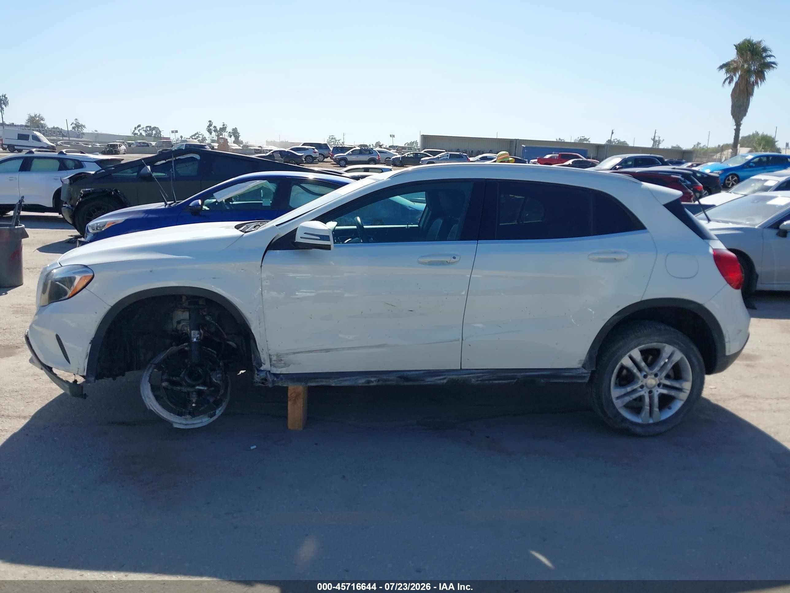 2016 Mercedes-benz Gla 250 4matic White vin: WDCTG4GB5GJ253191