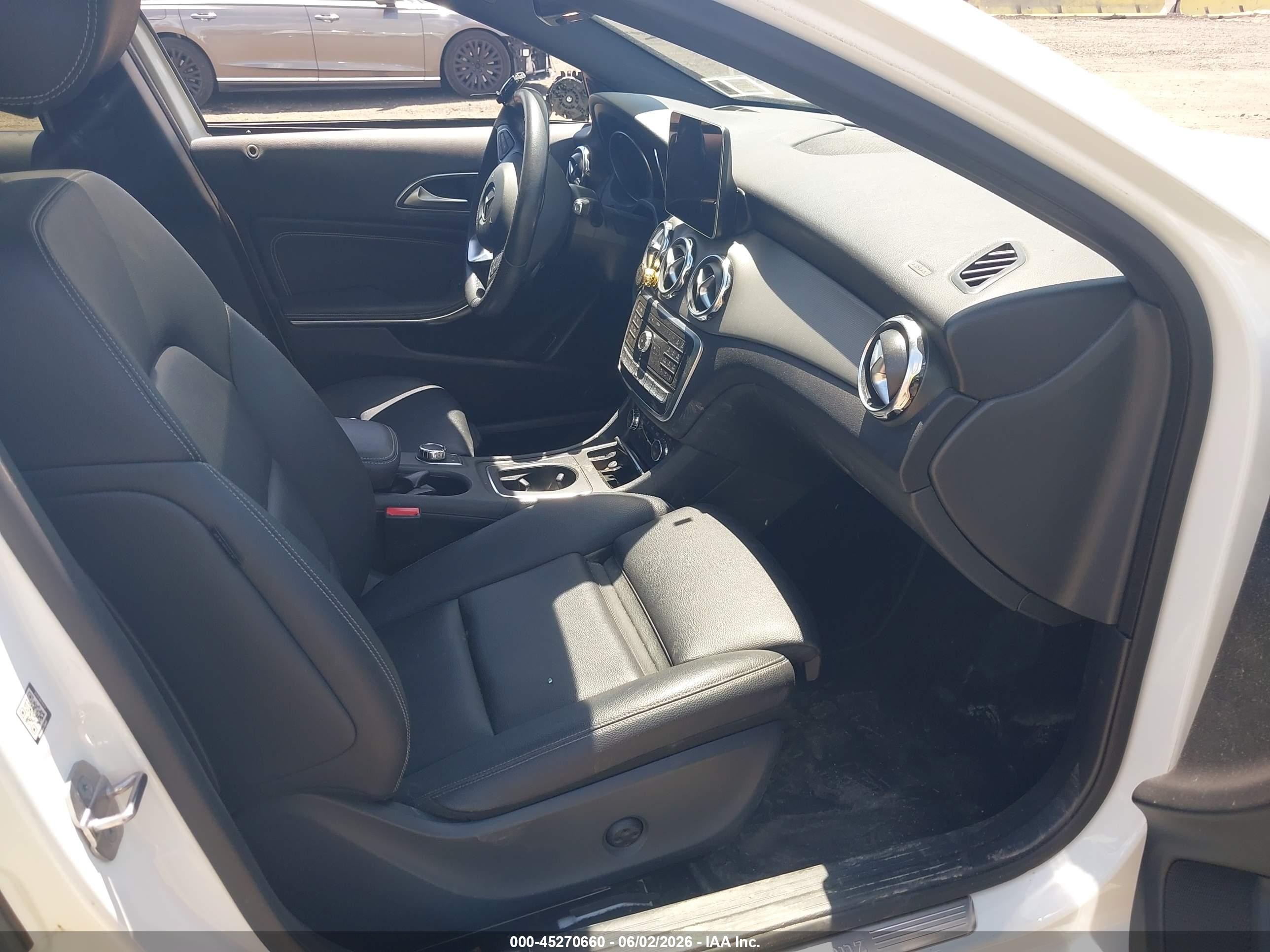 2019 Mercedes-benz Gla 250 4matic Белый vin: WDCTG4GB5KU016966