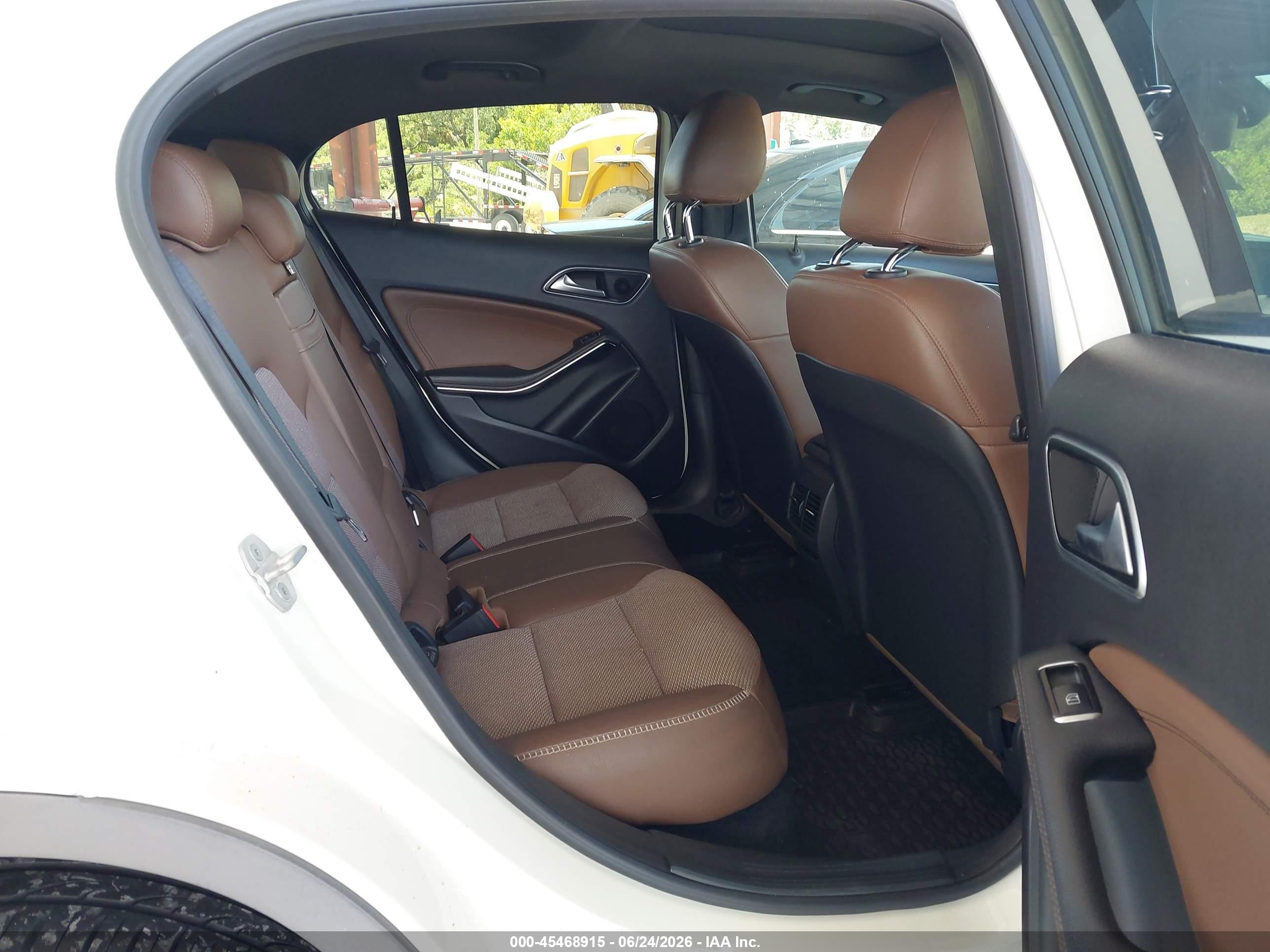 2015 Mercedes-benz Gla 250 4matic White vin: WDCTG4GB6FJ037753