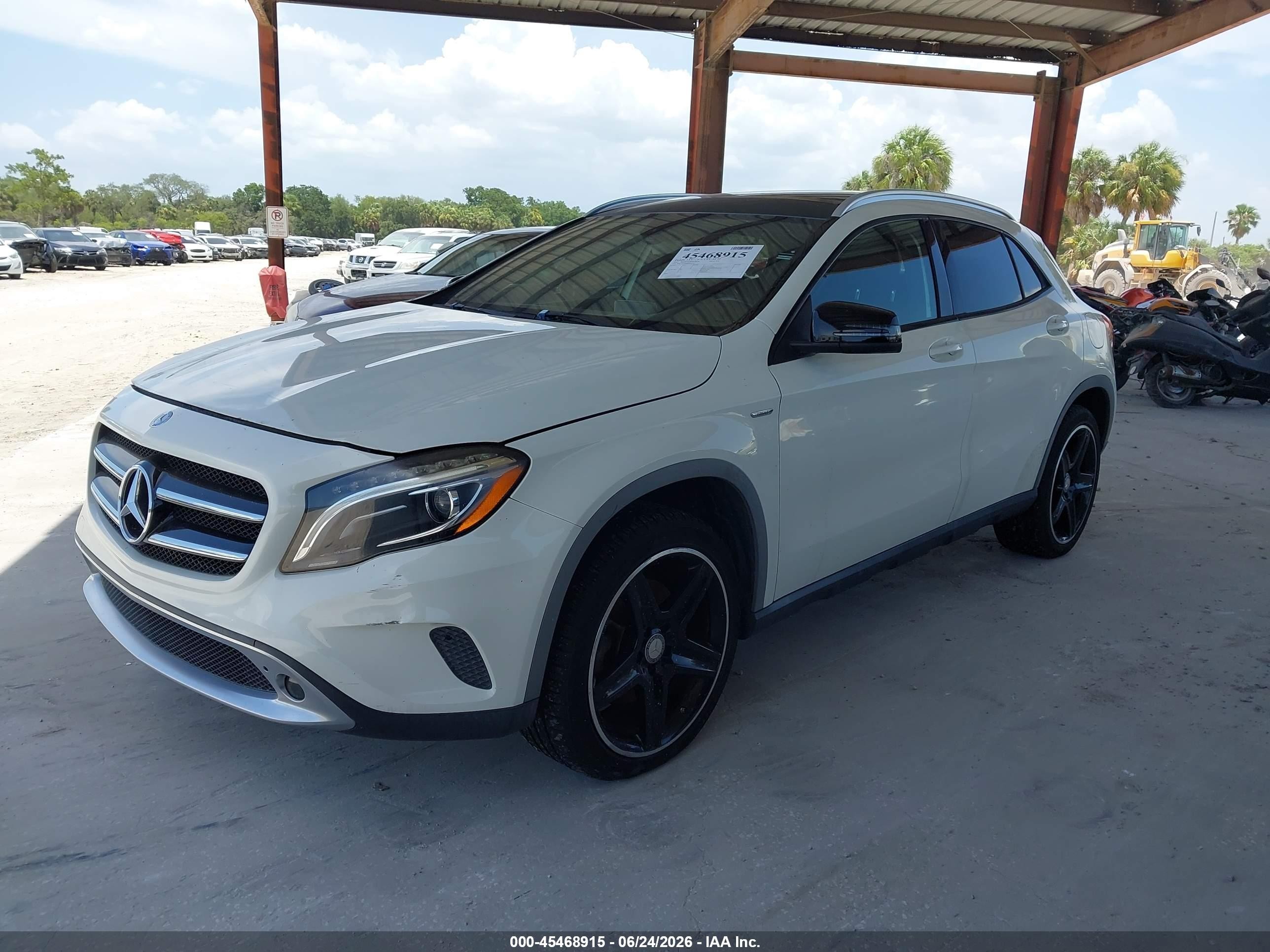 2015 Mercedes-benz Gla 250 4matic White vin: WDCTG4GB6FJ037753