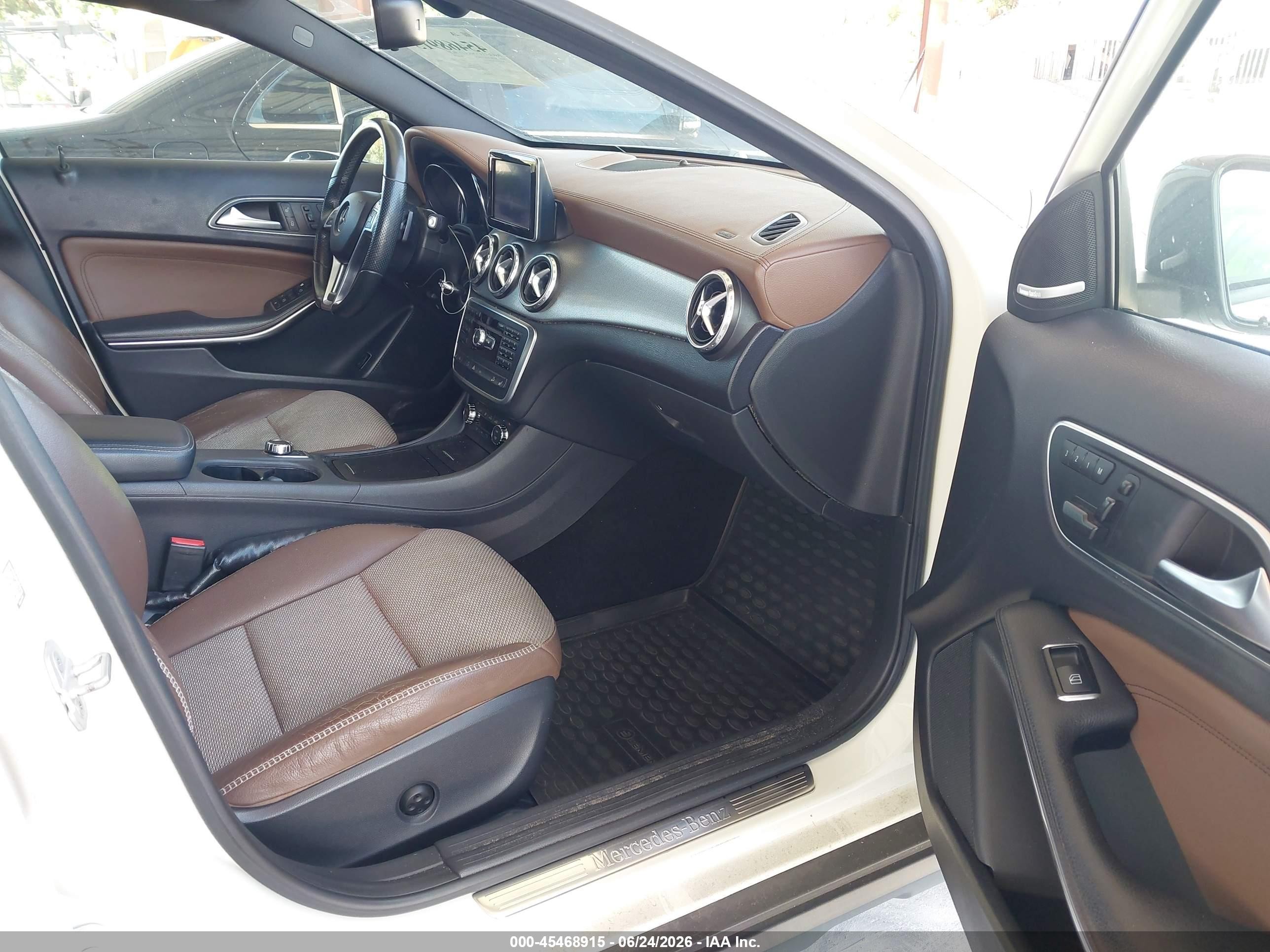 2015 Mercedes-benz Gla 250 4matic White vin: WDCTG4GB6FJ037753