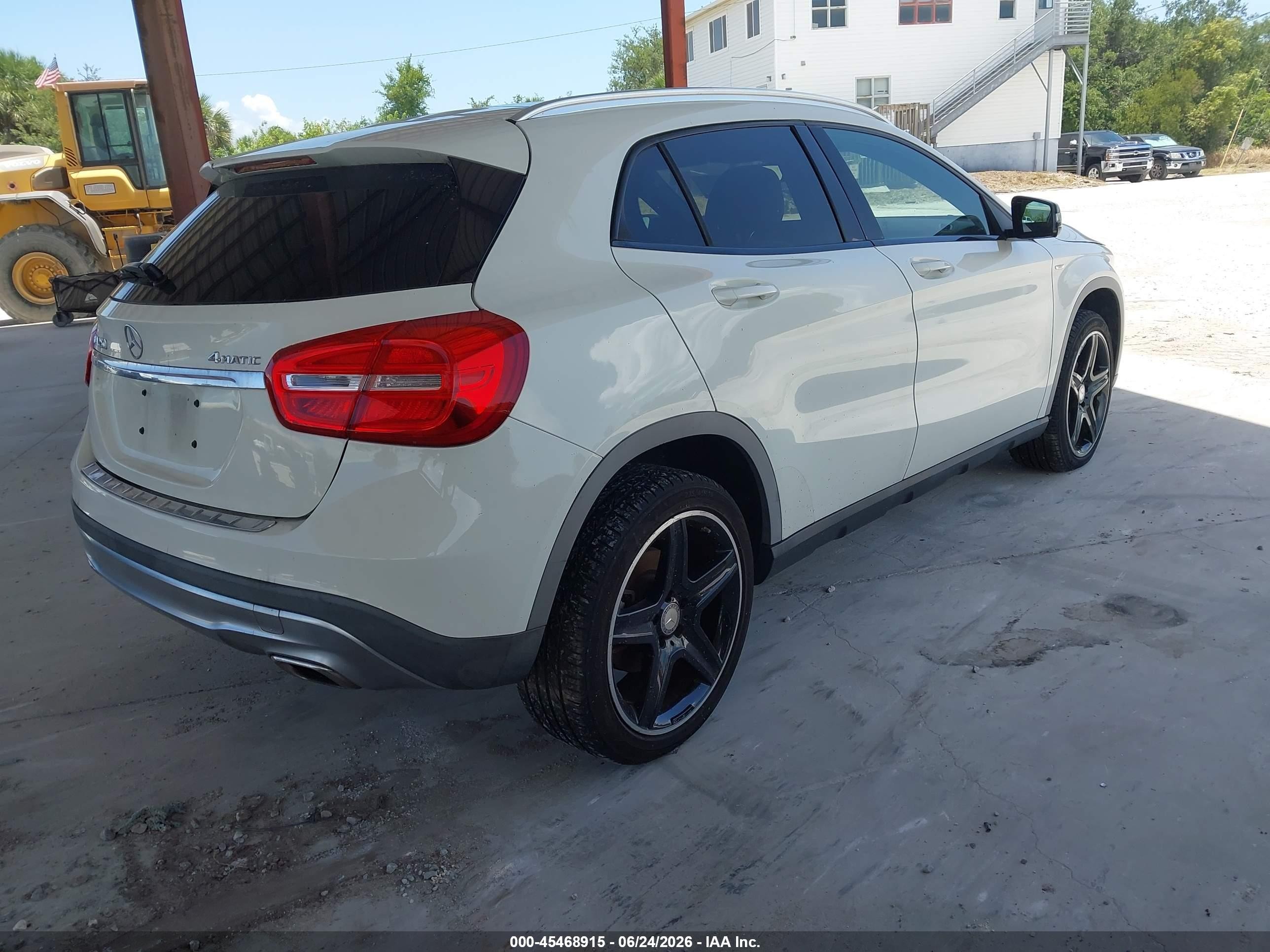 2015 Mercedes-benz Gla 250 4matic White vin: WDCTG4GB6FJ037753