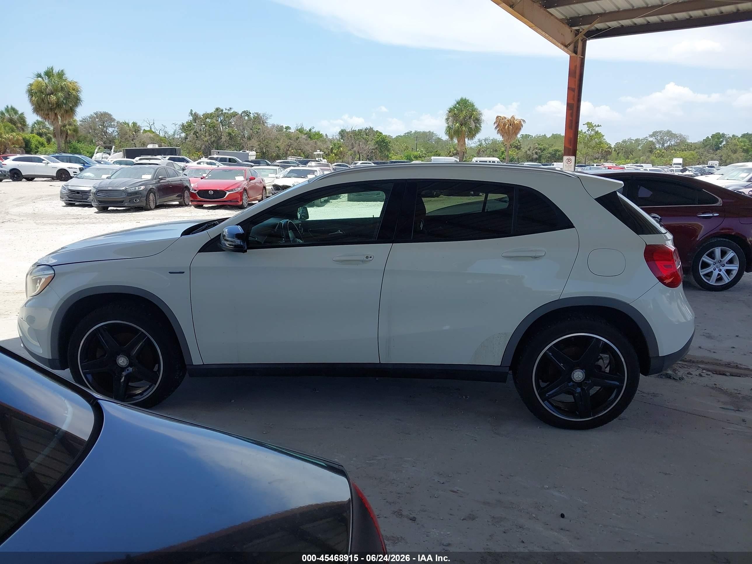 2015 Mercedes-benz Gla 250 4matic White vin: WDCTG4GB6FJ037753