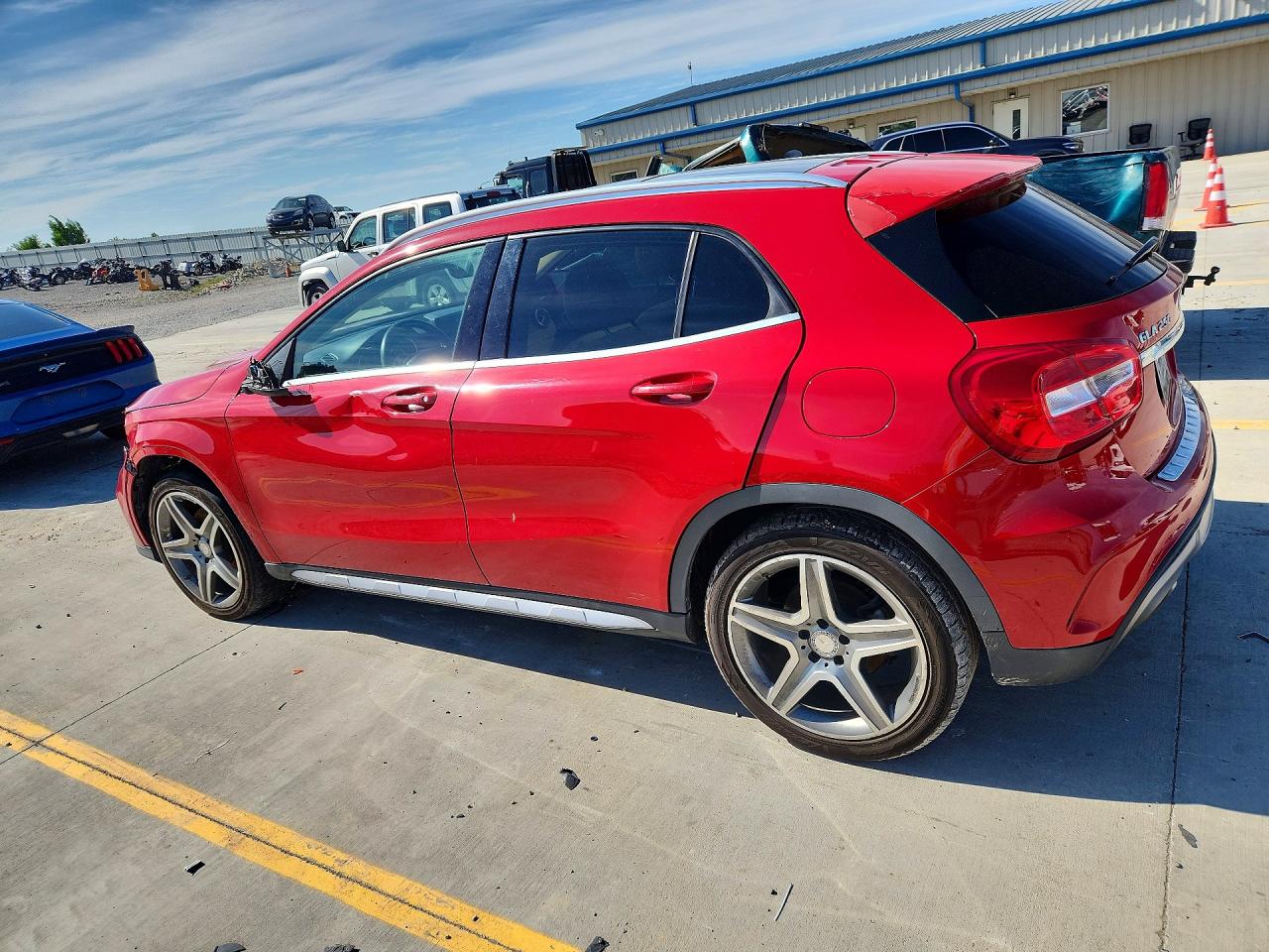 2015 Mercedes-benz Gla 250 4matic Red vin: WDCTG4GB6FJ077248