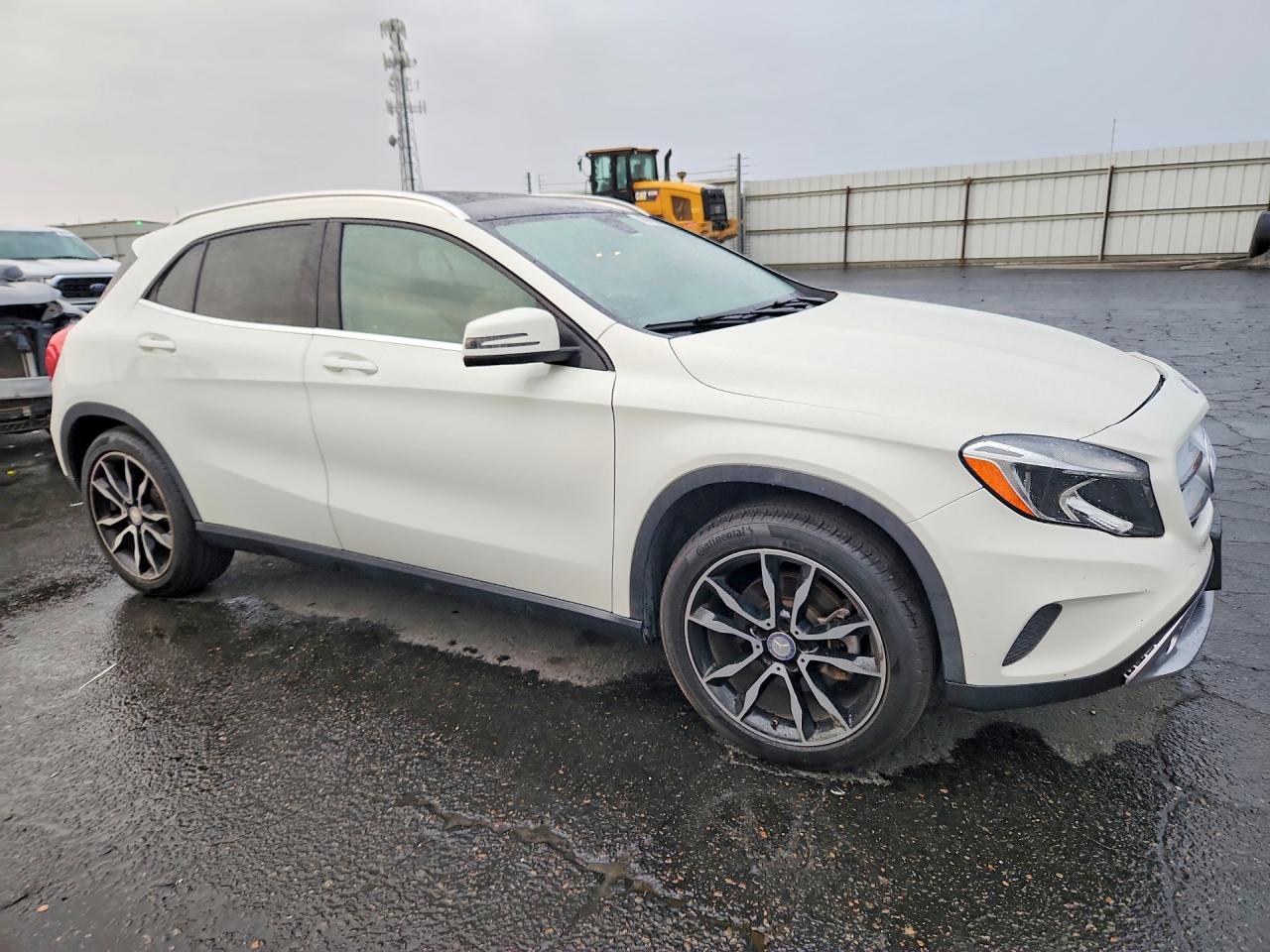 2015 Mercedes-benz Gla 250 4matic White vin: WDCTG4GB6FJ079713