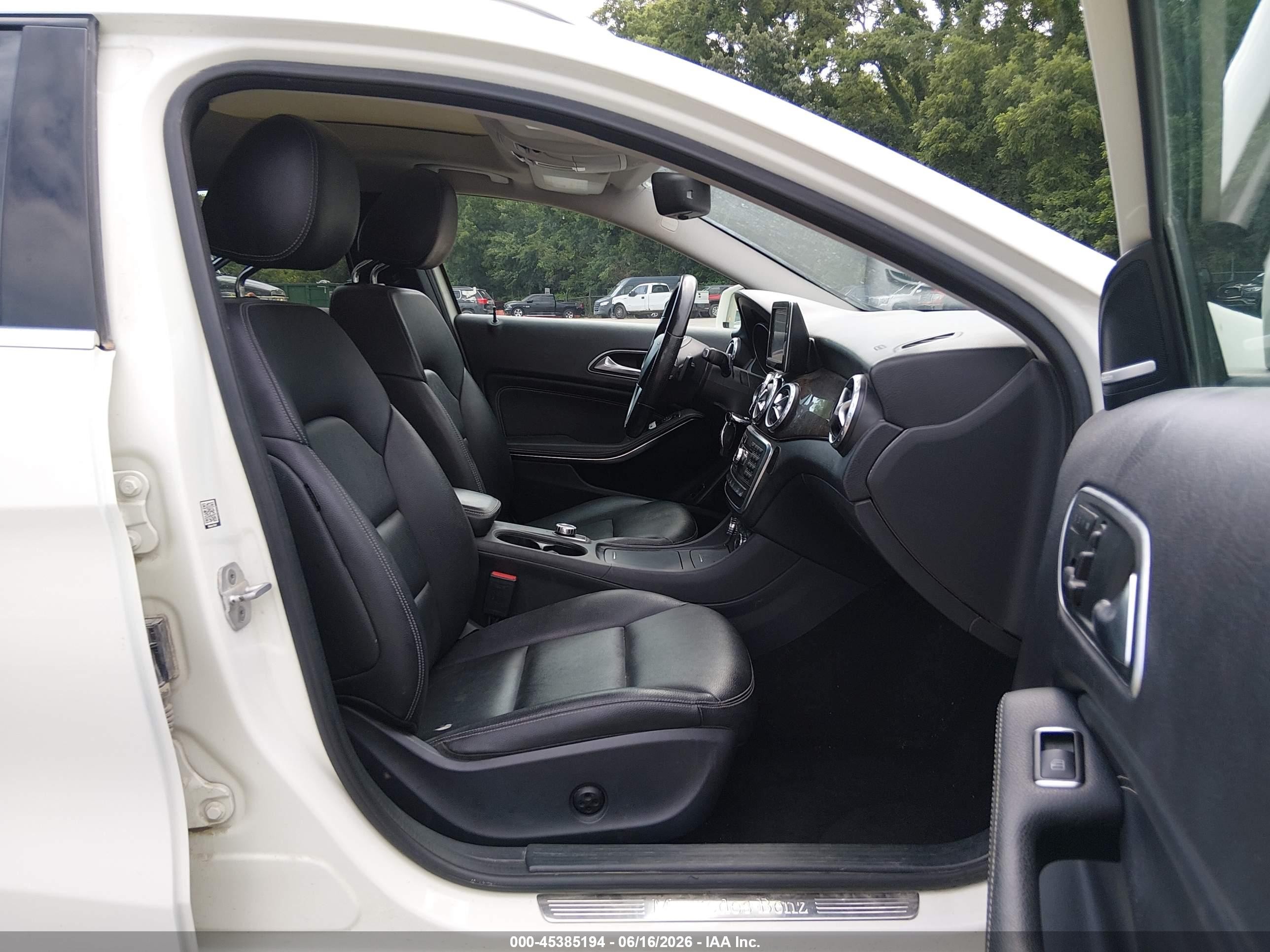 2015 Mercedes-benz Gla 250 4matic White vin: WDCTG4GB6FJ126304
