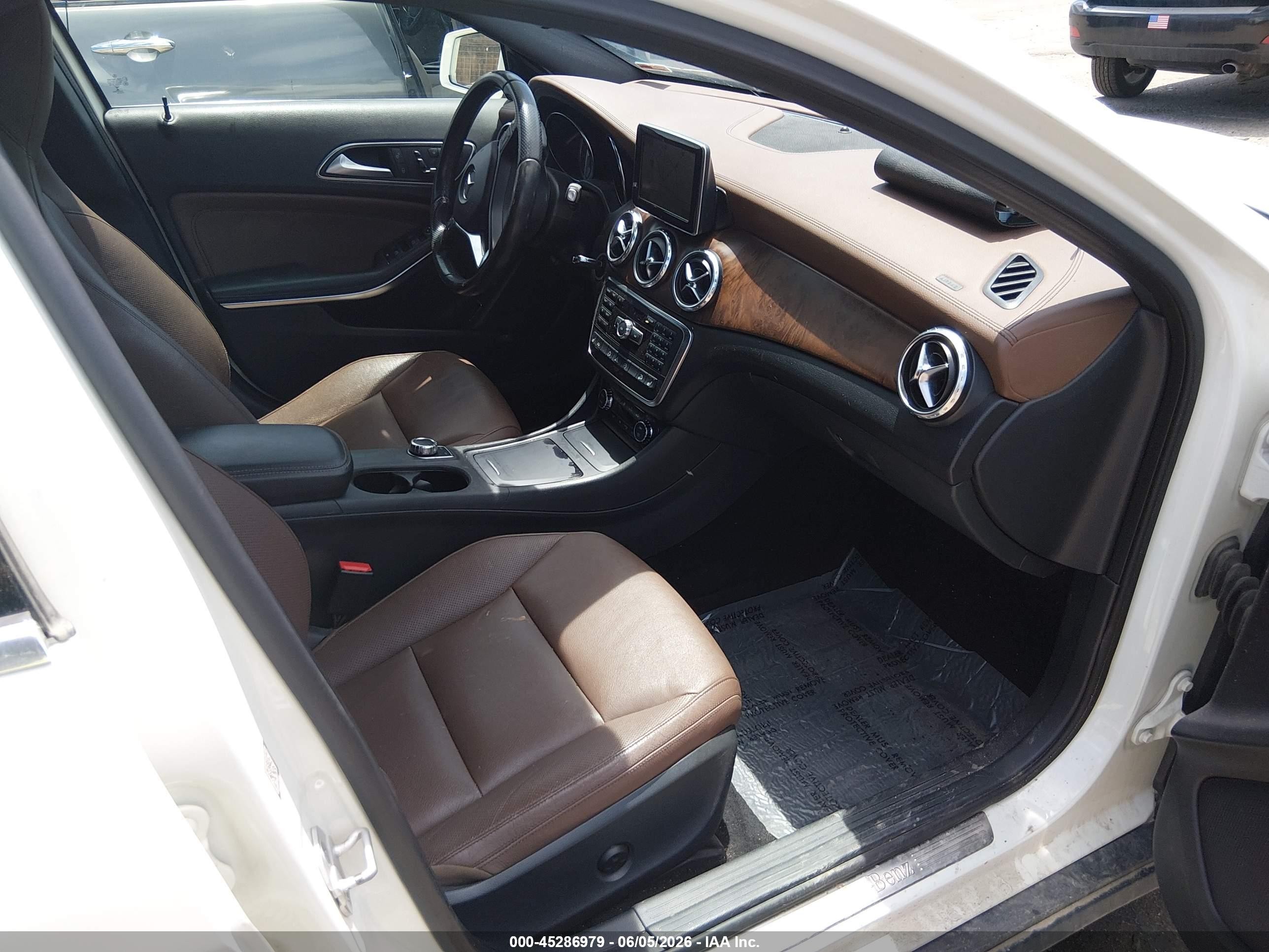 2015 Mercedes-benz Gla 250 4matic White vin: WDCTG4GB6FJ166141