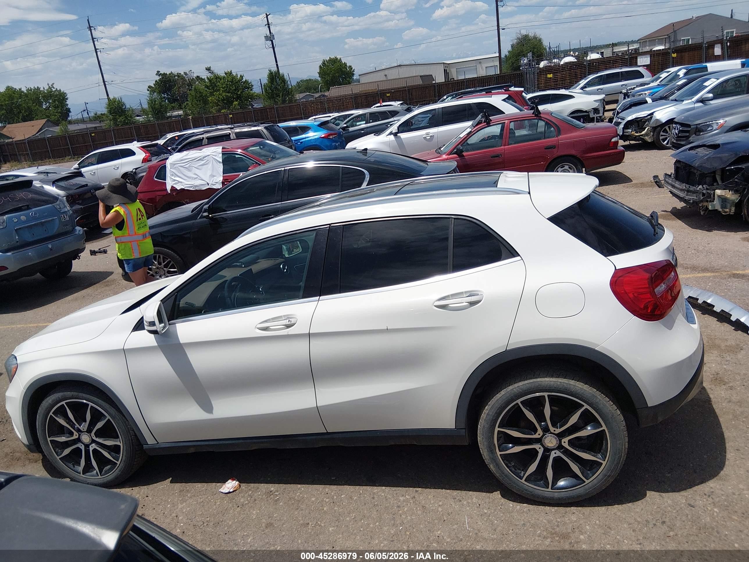 2015 Mercedes-benz Gla 250 4matic White vin: WDCTG4GB6FJ166141