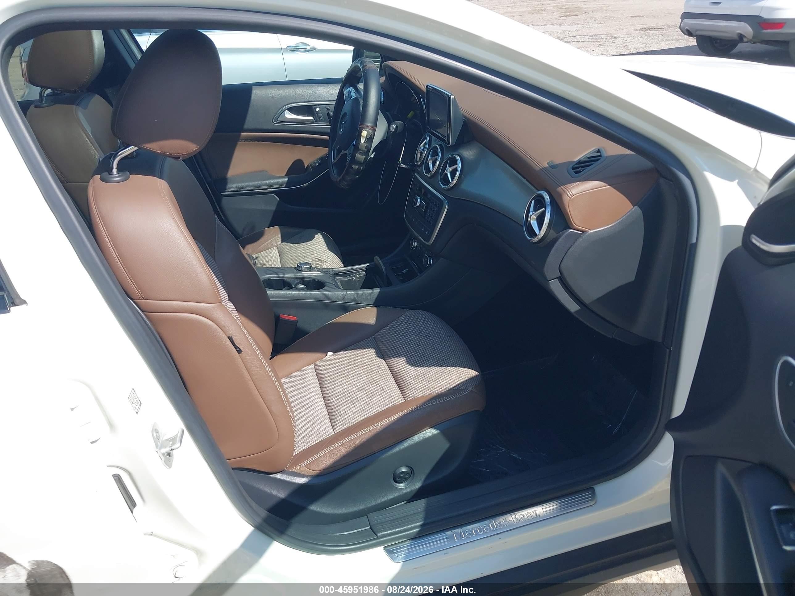 2015 Mercedes-benz Gla 250 4matic White vin: WDCTG4GB7FJ037518