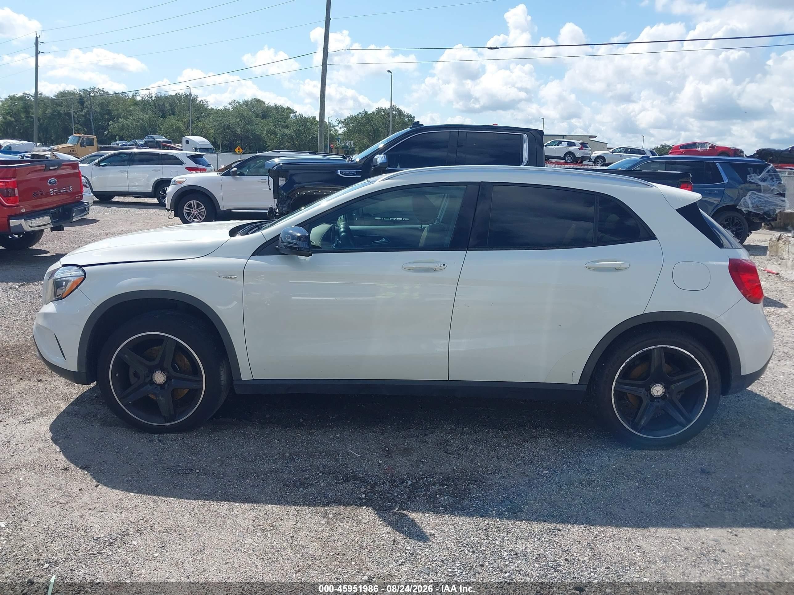 2015 Mercedes-benz Gla 250 4matic White vin: WDCTG4GB7FJ037518