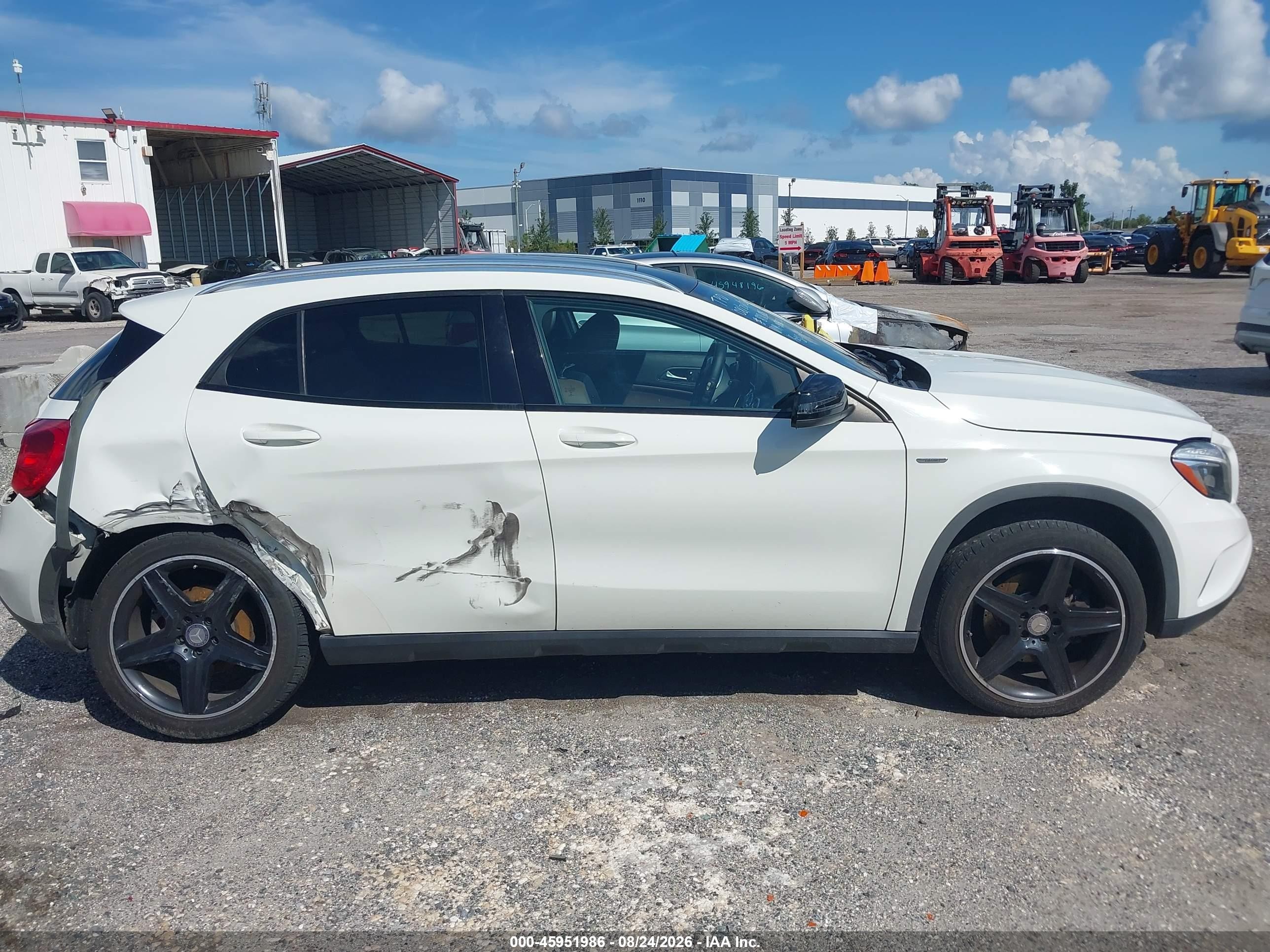 2015 Mercedes-benz Gla 250 4matic White vin: WDCTG4GB7FJ037518