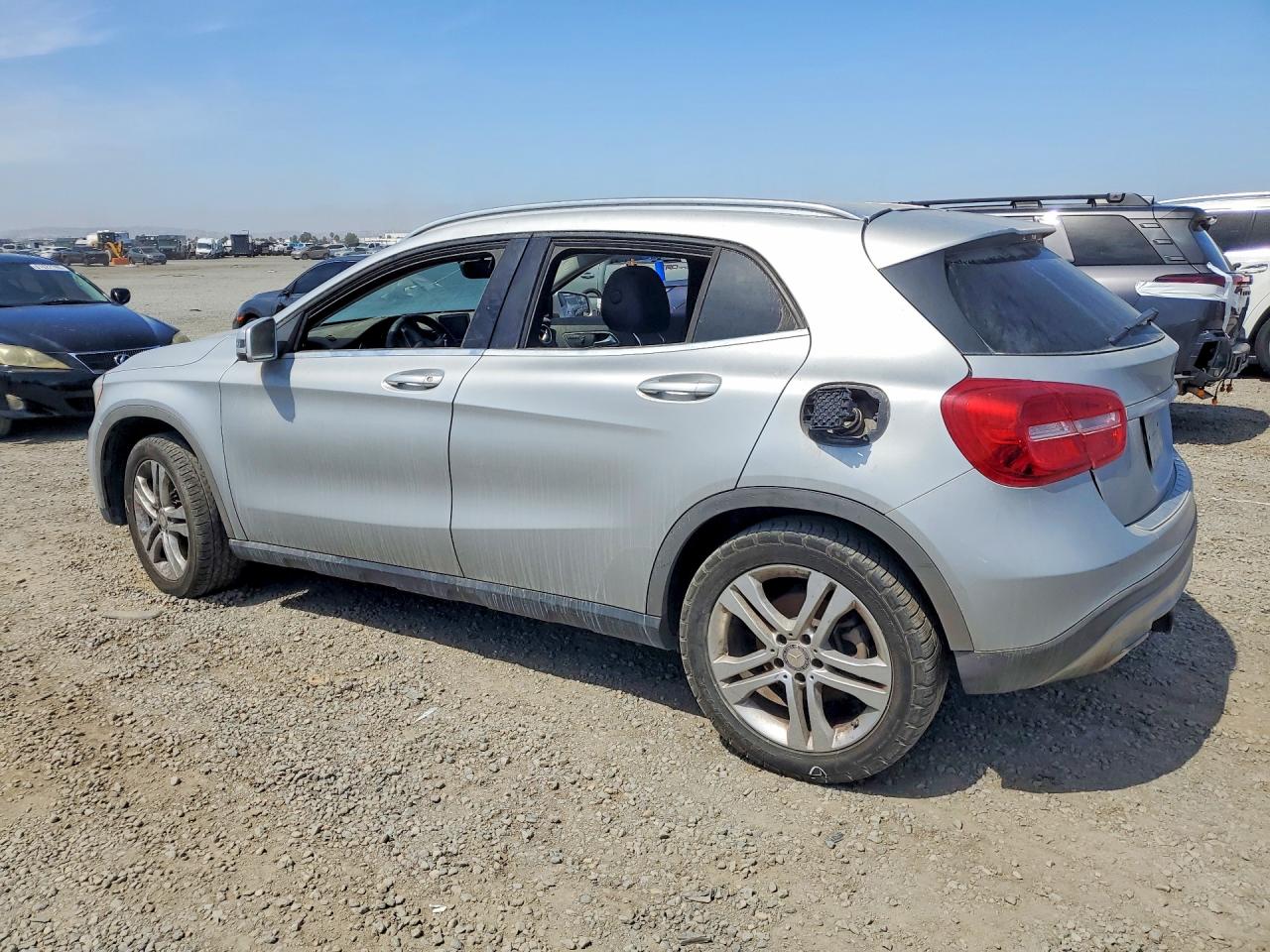 2015 Mercedes-benz Gla 250 4matic Silver vin: WDCTG4GB7FJ053637