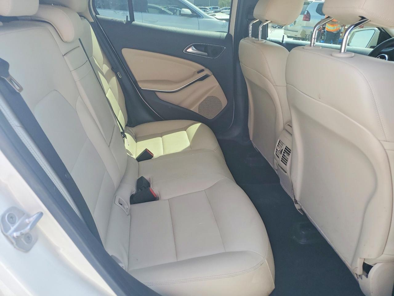 2015 Mercedes-benz Gla 250 4matic Белый vin: WDCTG4GB7FJ111147