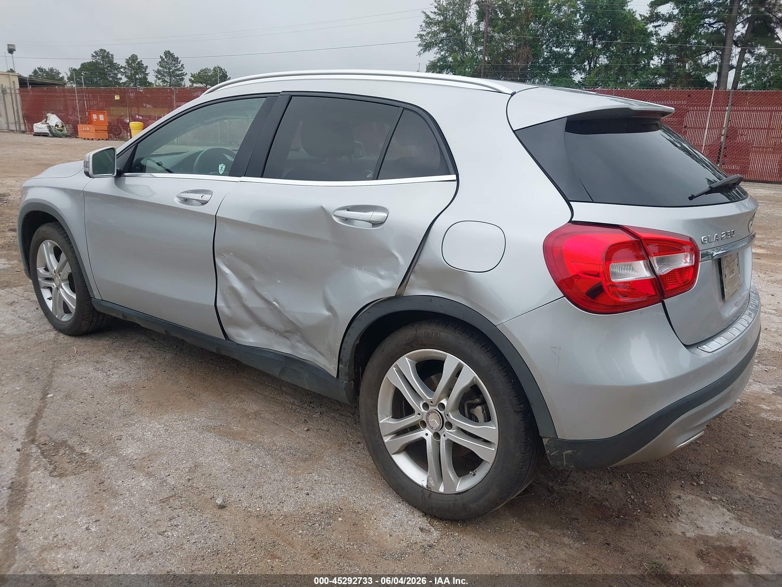 2015 Mercedes-benz Gla 250 4matic Серебряный vin: WDCTG4GB7FJ183210