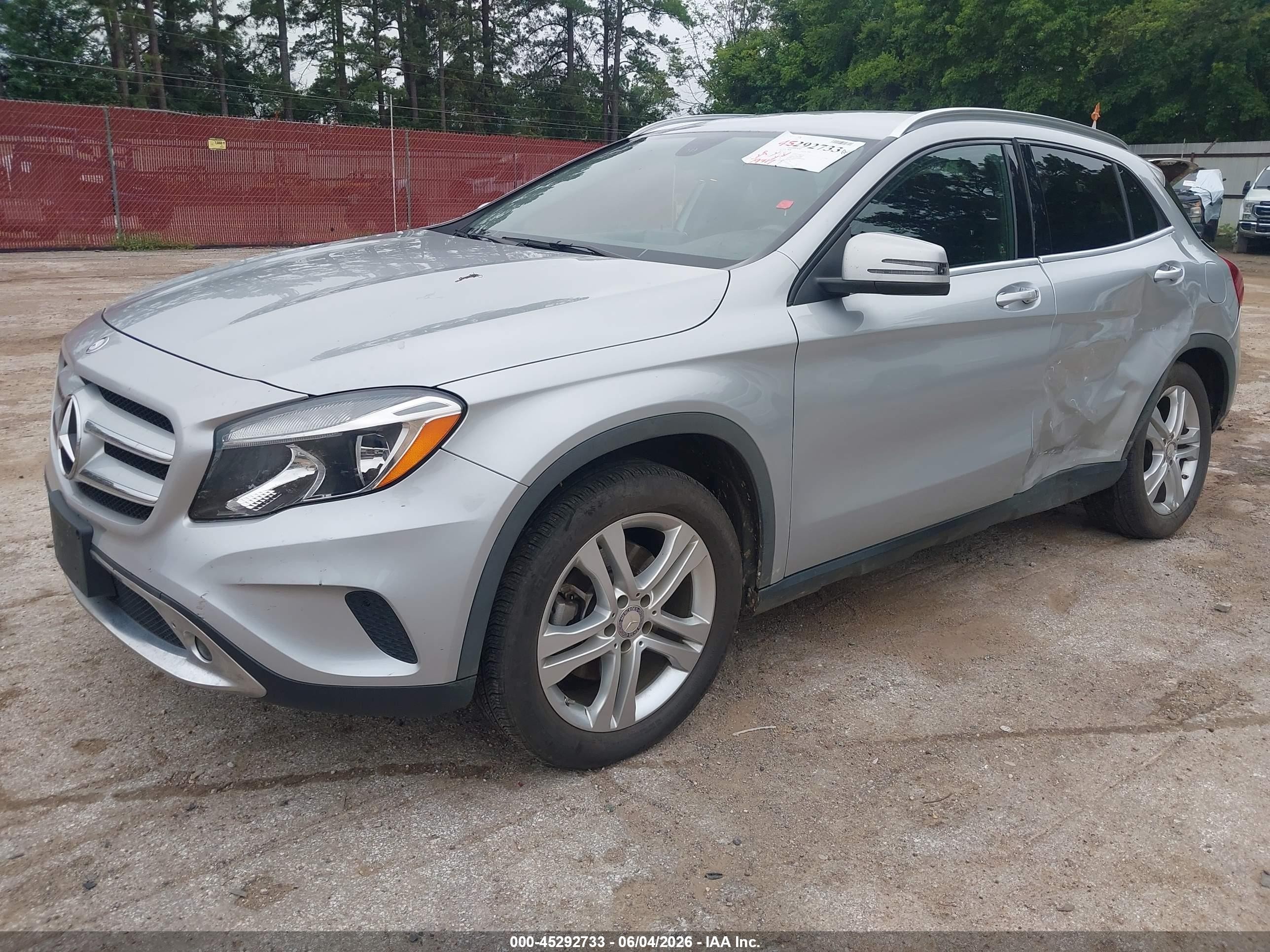 2015 Mercedes-benz Gla 250 4matic Серебряный vin: WDCTG4GB7FJ183210