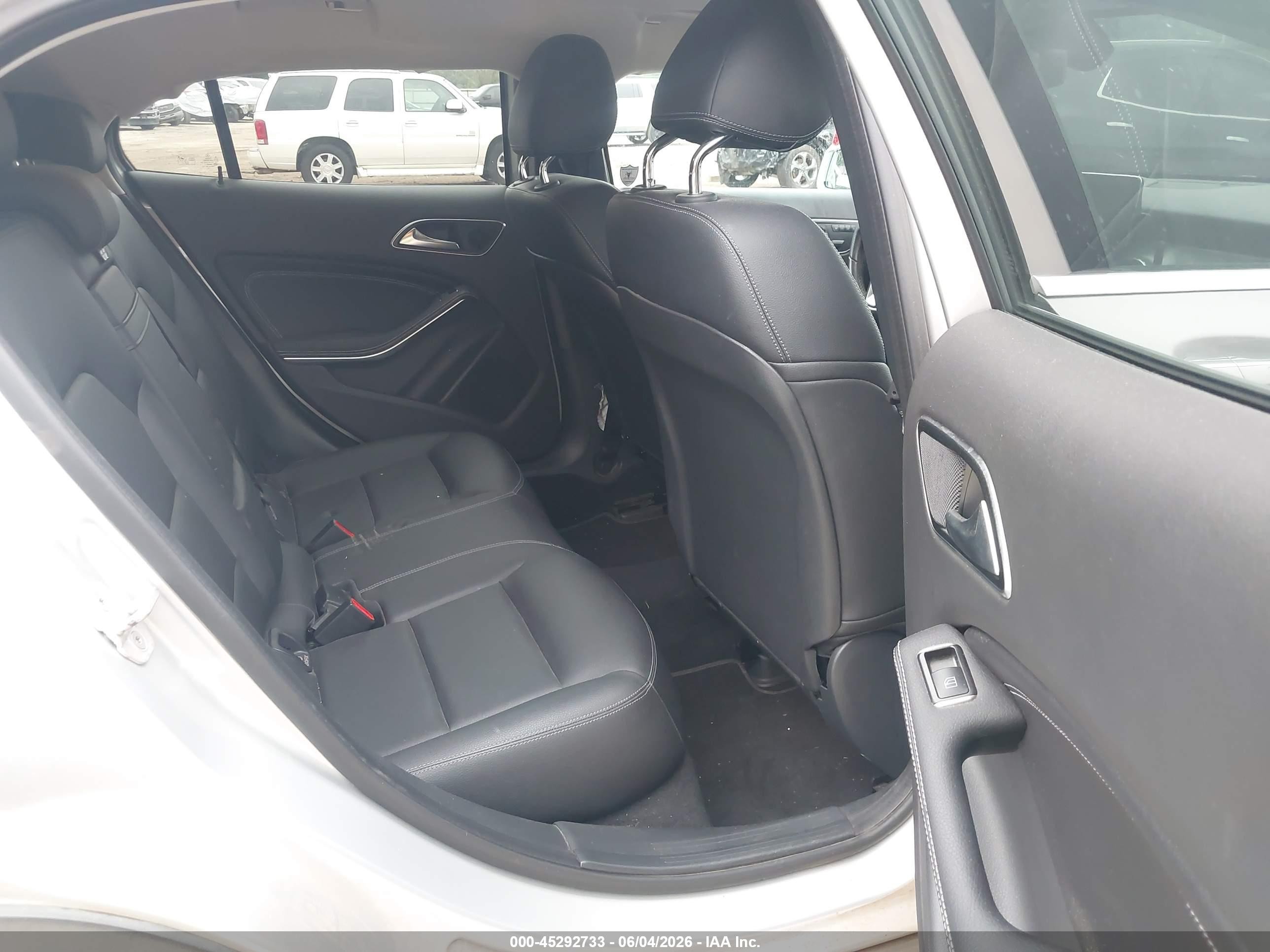 2015 Mercedes-benz Gla 250 4matic Серебряный vin: WDCTG4GB7FJ183210