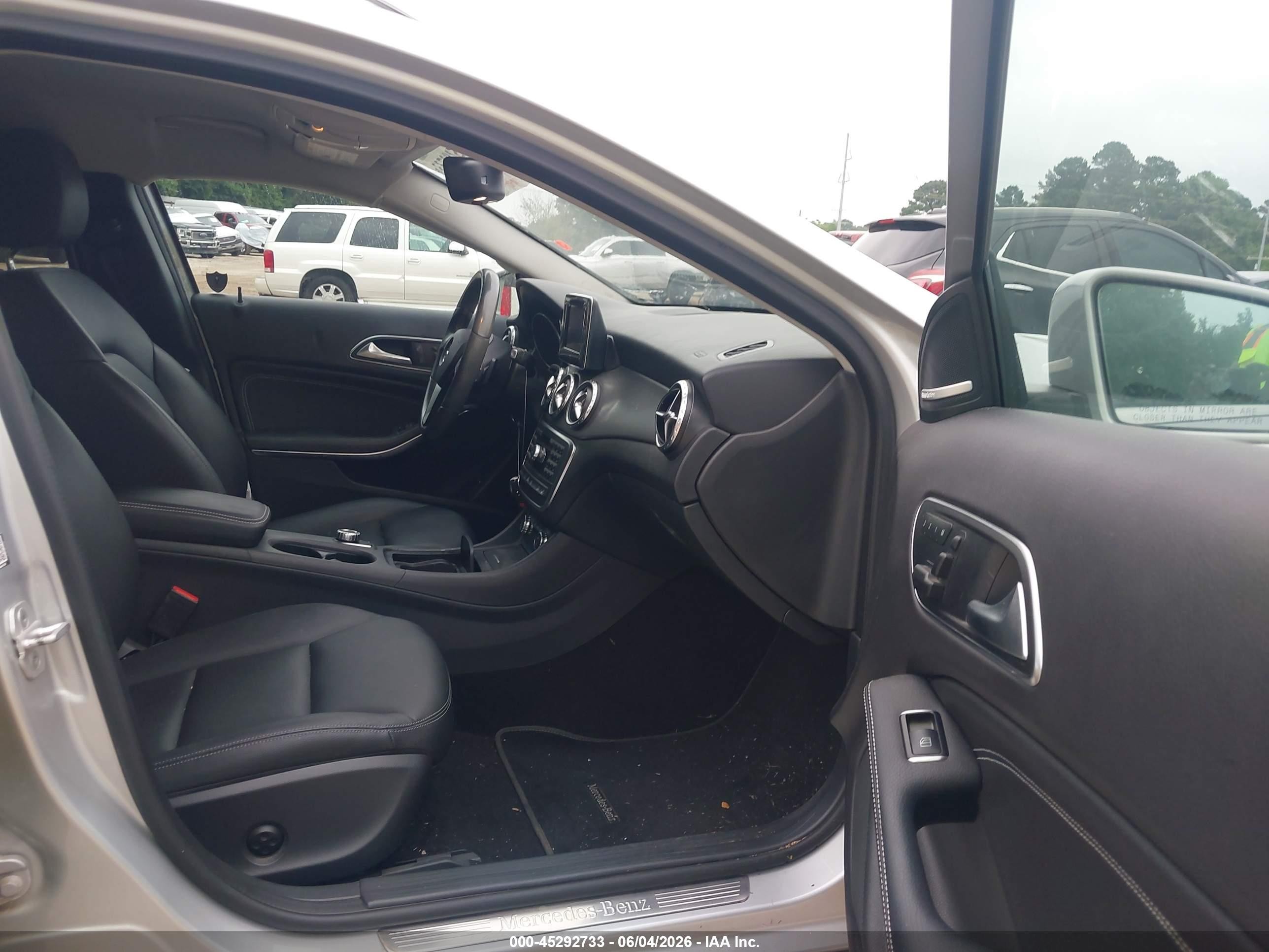 2015 Mercedes-benz Gla 250 4matic Серебряный vin: WDCTG4GB7FJ183210
