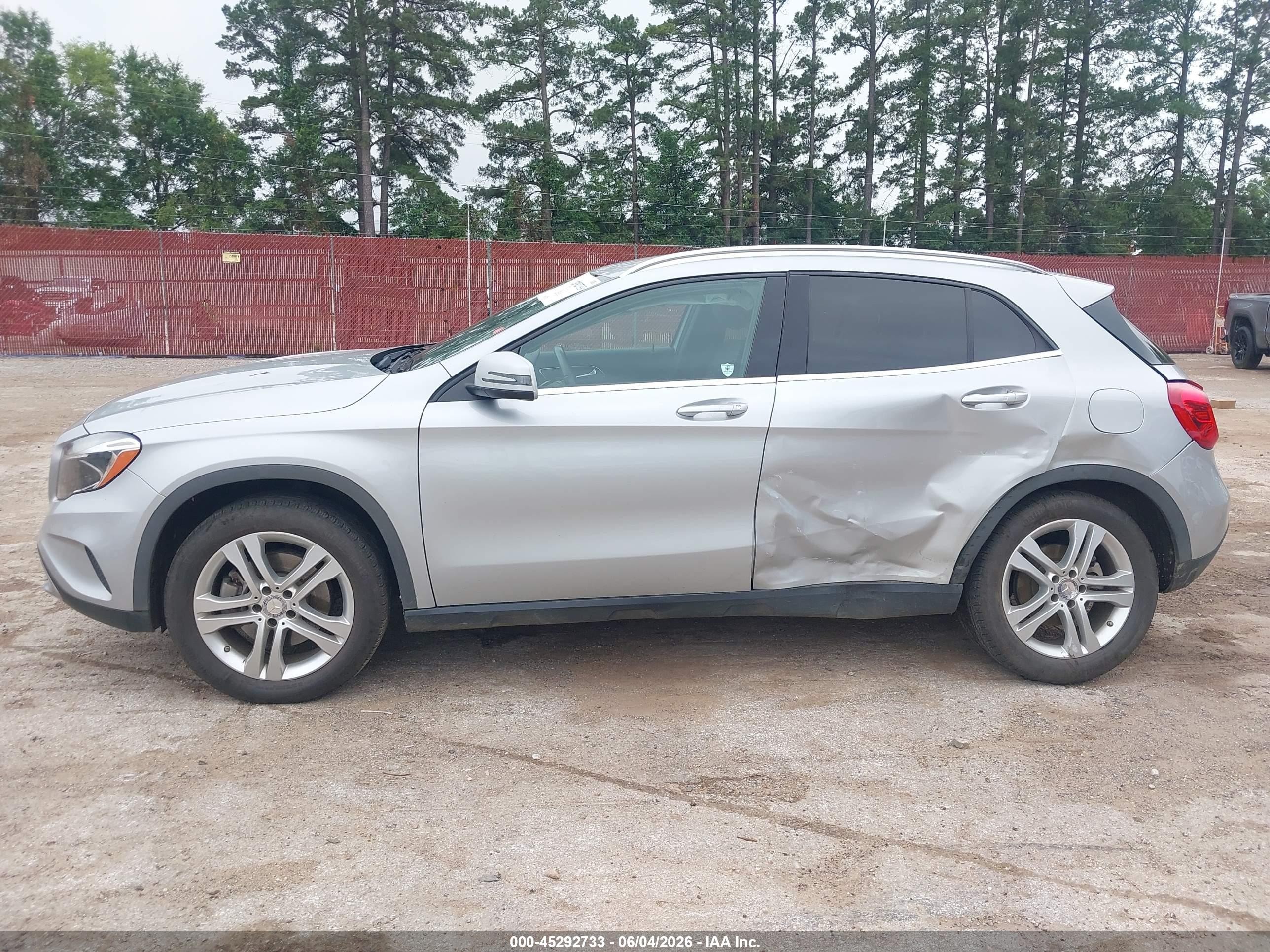 2015 Mercedes-benz Gla 250 4matic Серебряный vin: WDCTG4GB7FJ183210