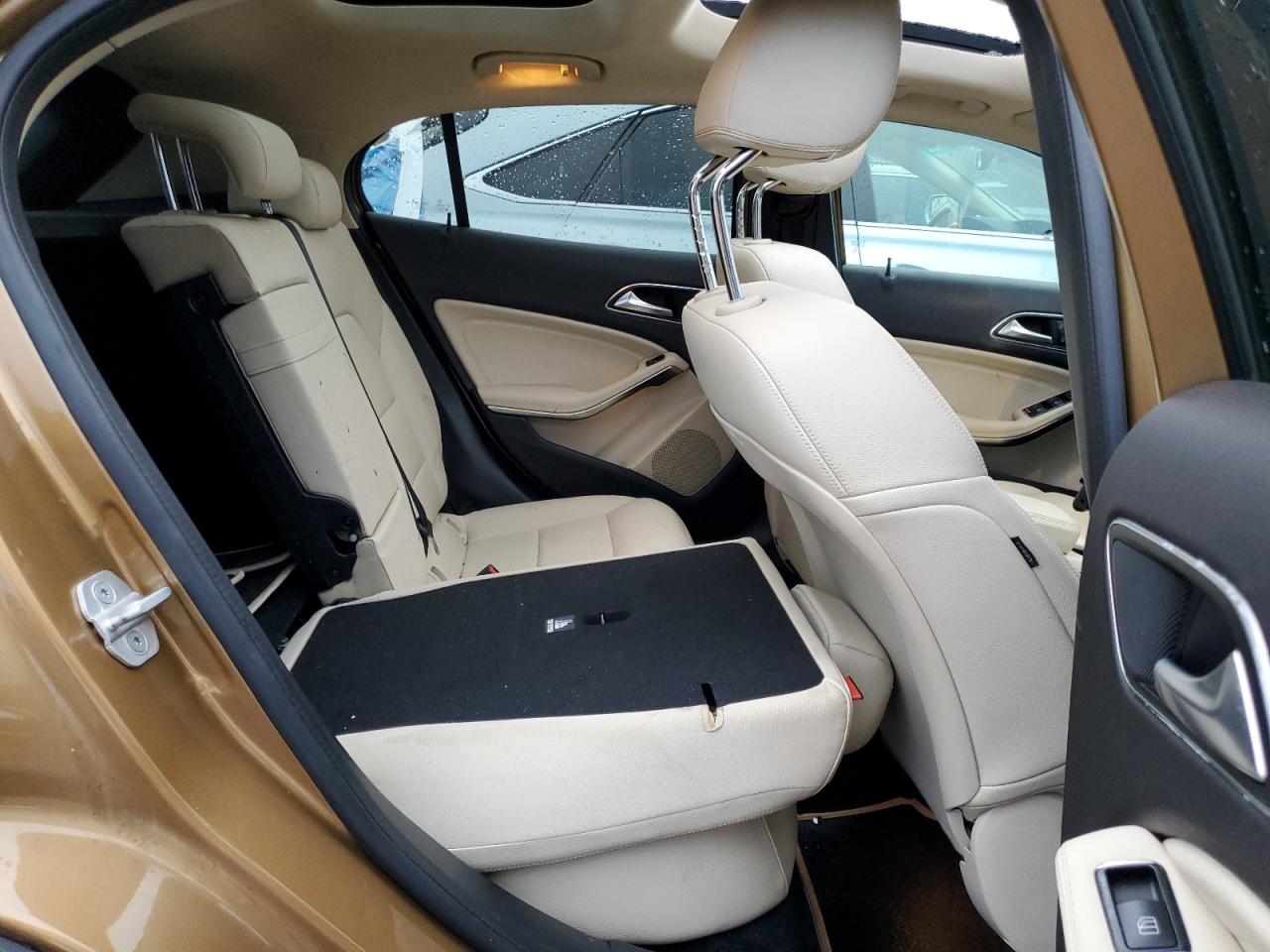 2018 Mercedes-benz Gla 250 4matic Золотой vin: WDCTG4GB7JJ457532