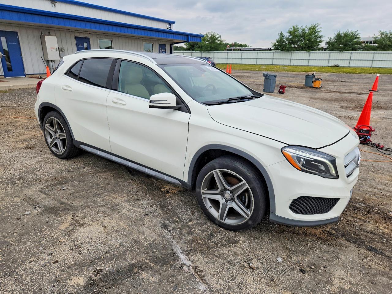 2015 Mercedes-benz Gla 250 4matic White vin: WDCTG4GB8FJ031033