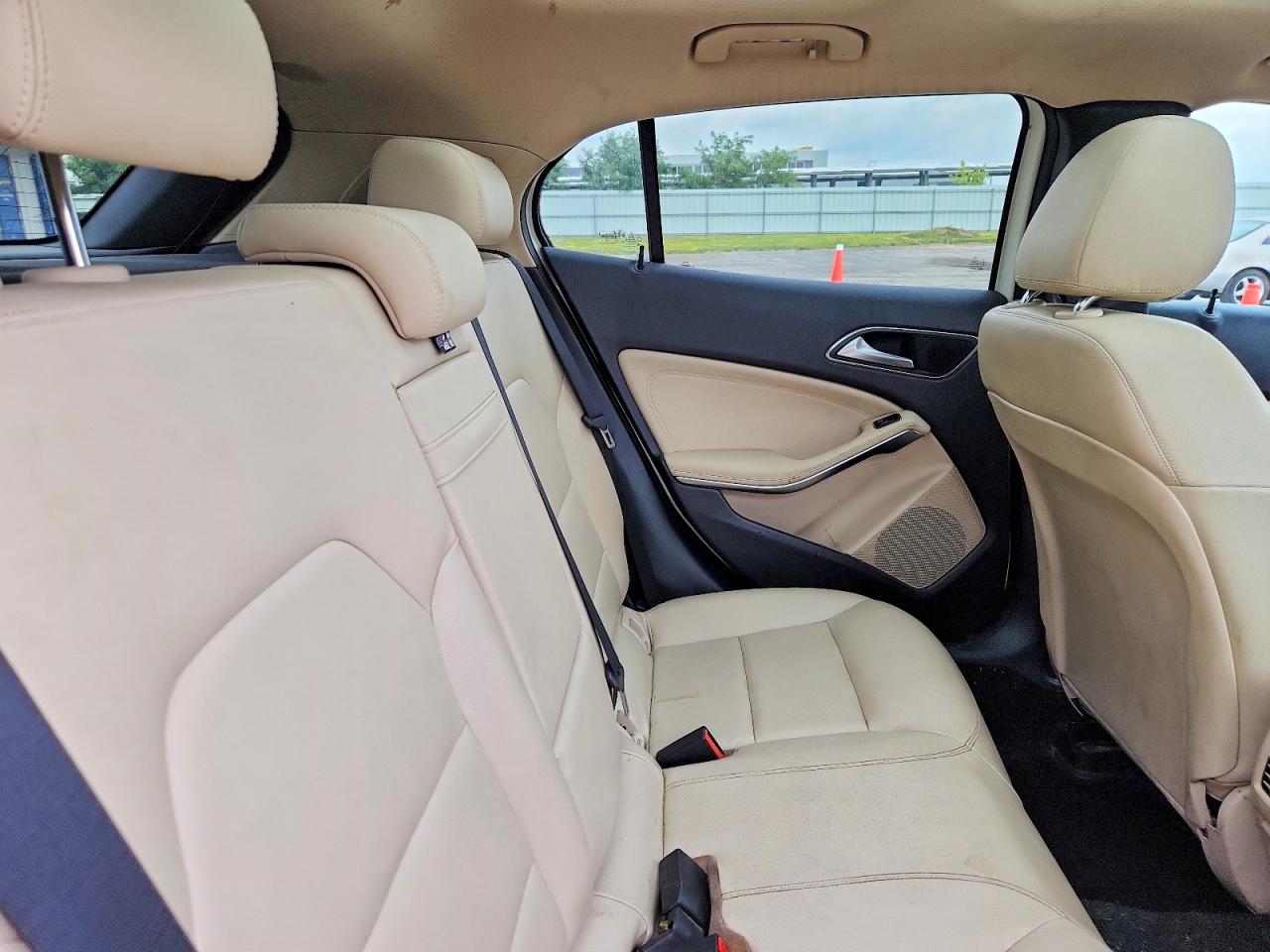 2015 Mercedes-benz Gla 250 4matic White vin: WDCTG4GB8FJ031033