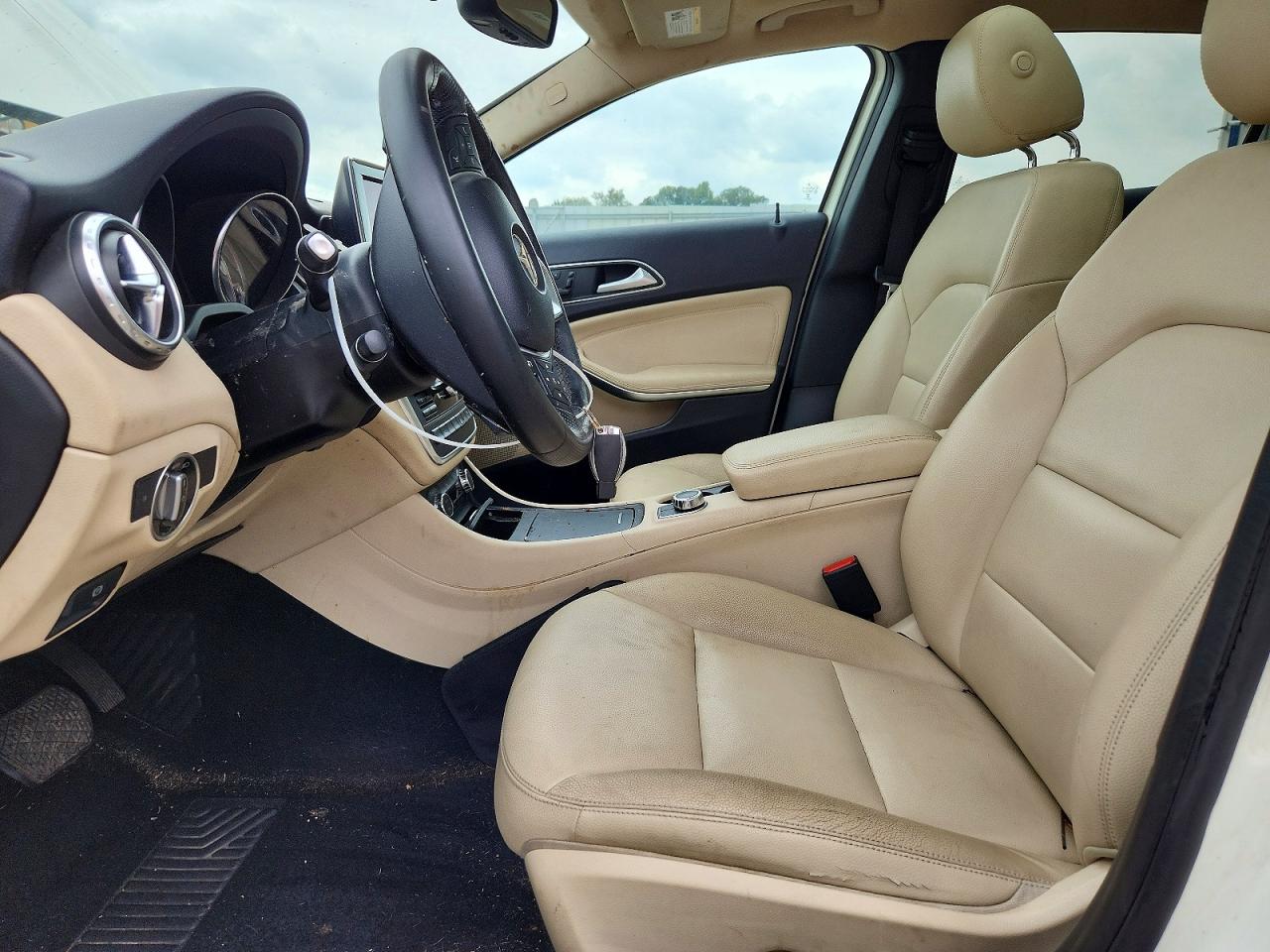 2015 Mercedes-benz Gla 250 4matic White vin: WDCTG4GB8FJ031033
