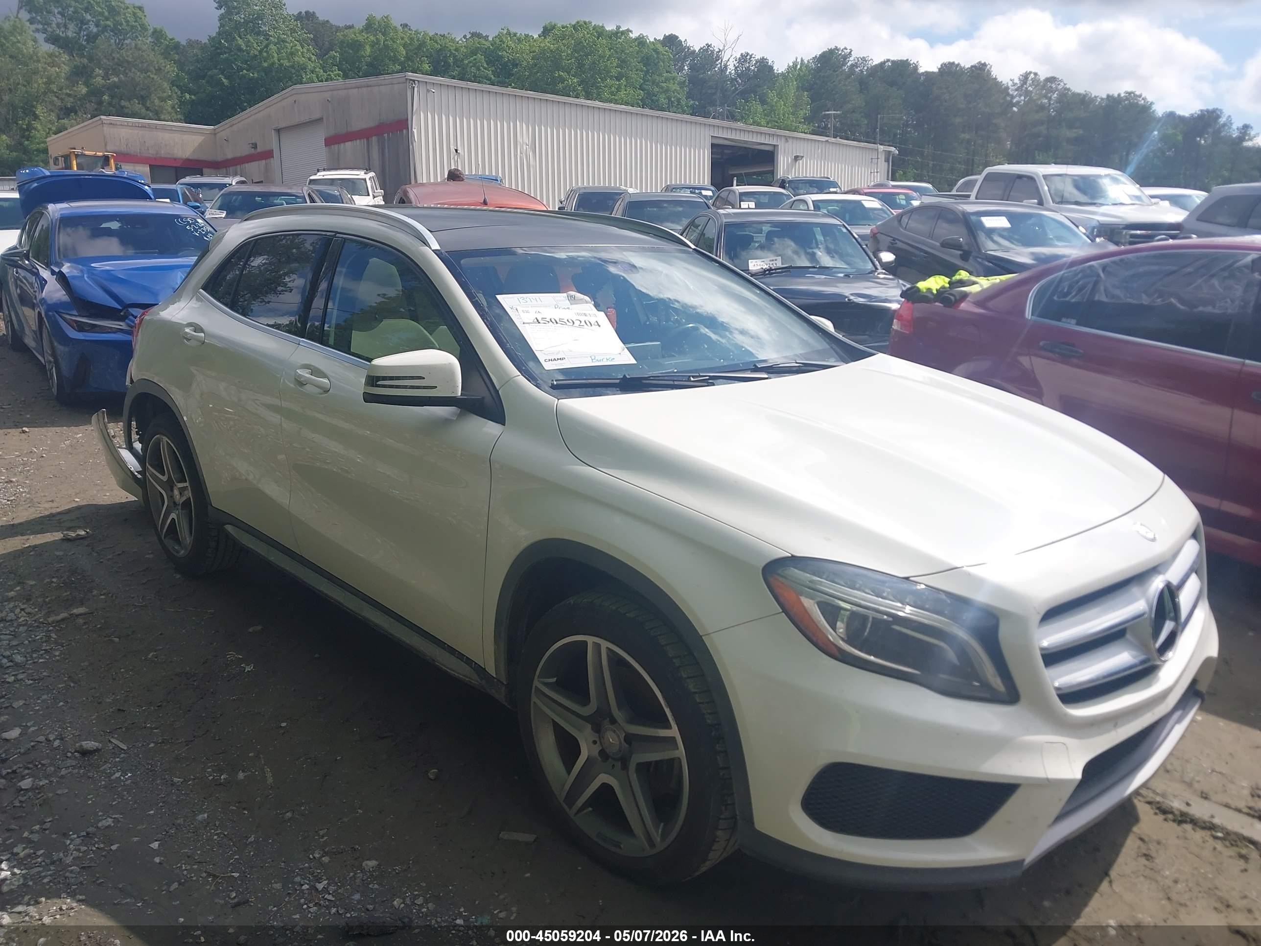 2015 Mercedes-benz Gla 250 4matic Белый vin: WDCTG4GB8FJ040685