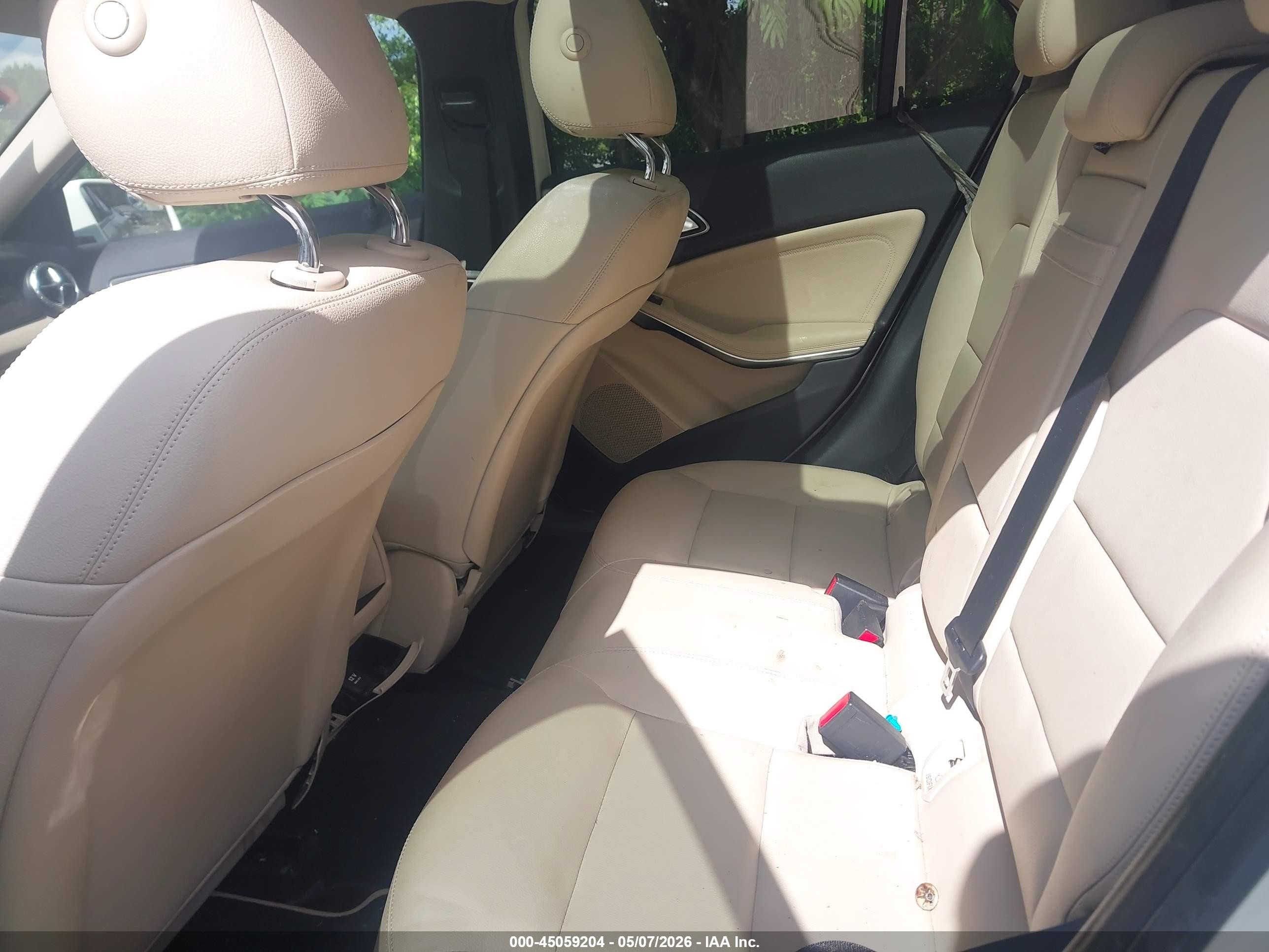 2015 Mercedes-benz Gla 250 4matic Белый vin: WDCTG4GB8FJ040685