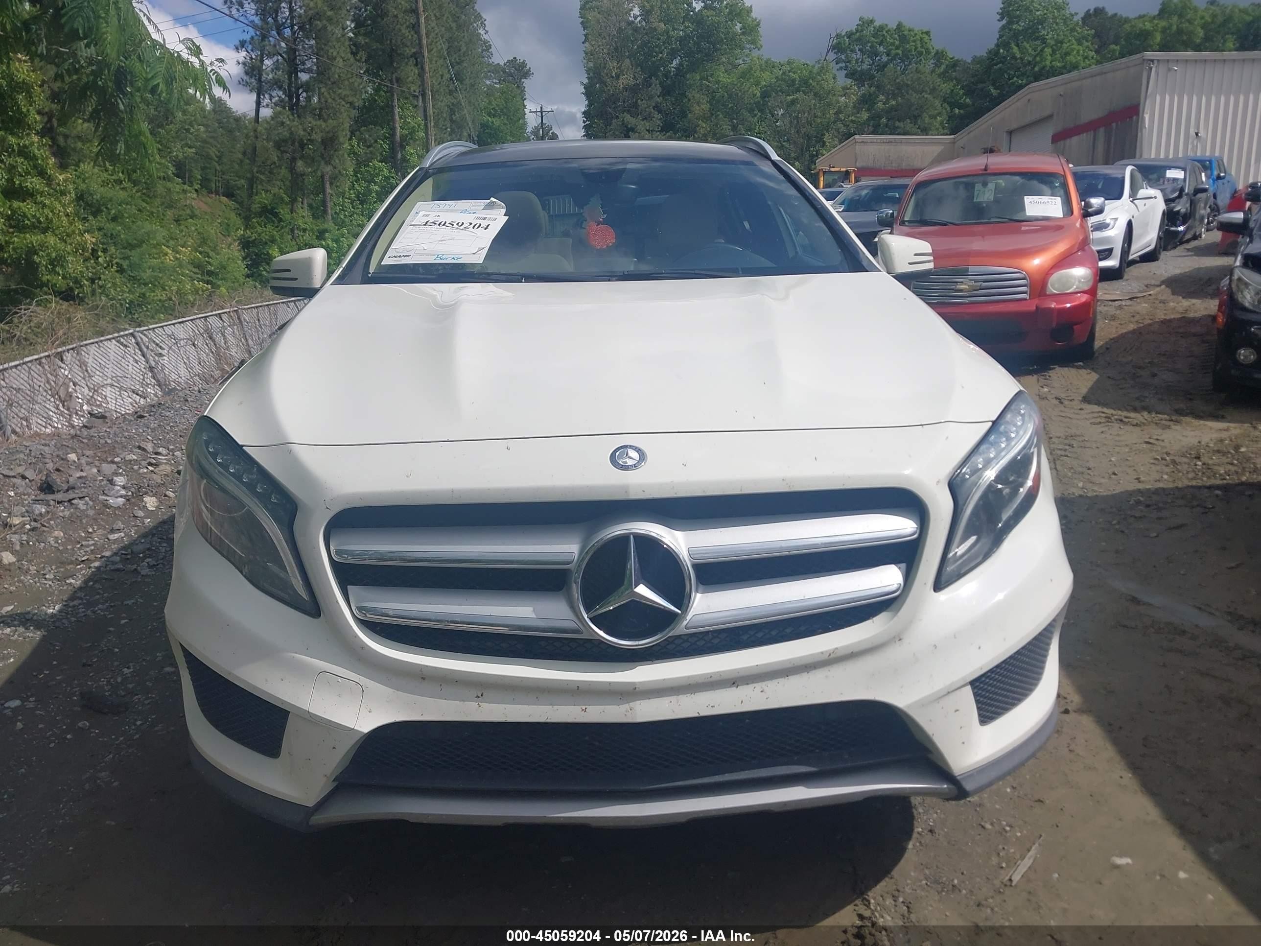 2015 Mercedes-benz Gla 250 4matic Белый vin: WDCTG4GB8FJ040685