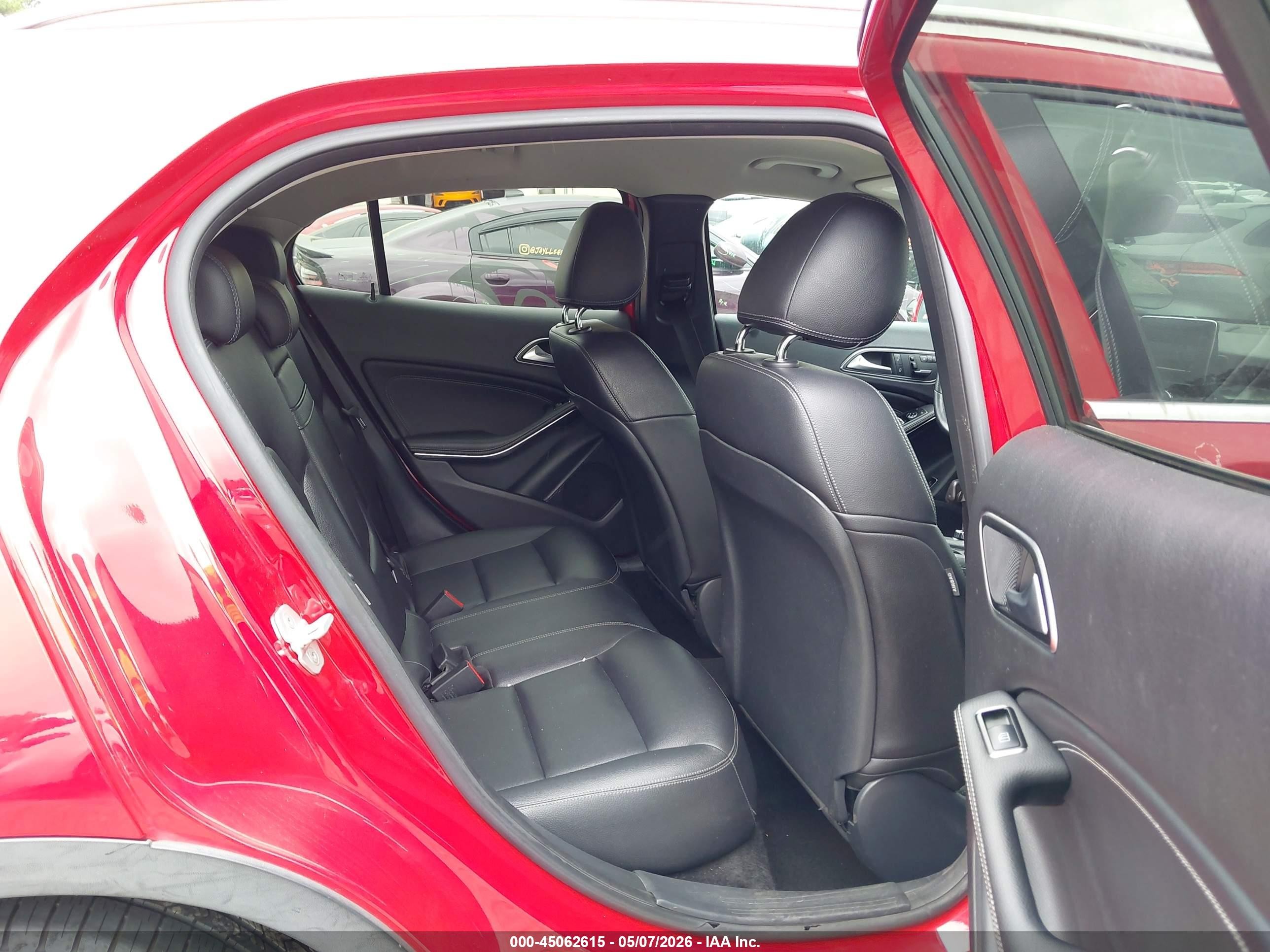 2015 Mercedes-benz Gla 250 4matic Red vin: WDCTG4GB8FJ115045