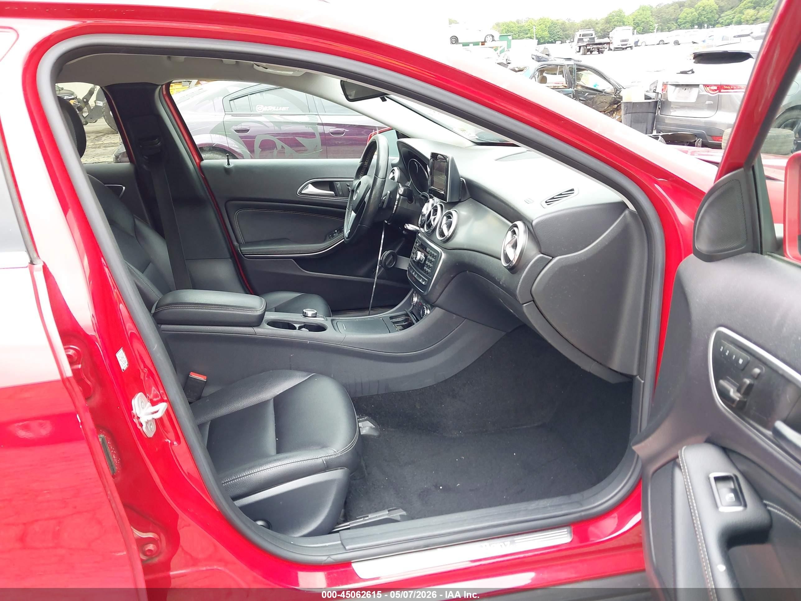 2015 Mercedes-benz Gla 250 4matic Red vin: WDCTG4GB8FJ115045