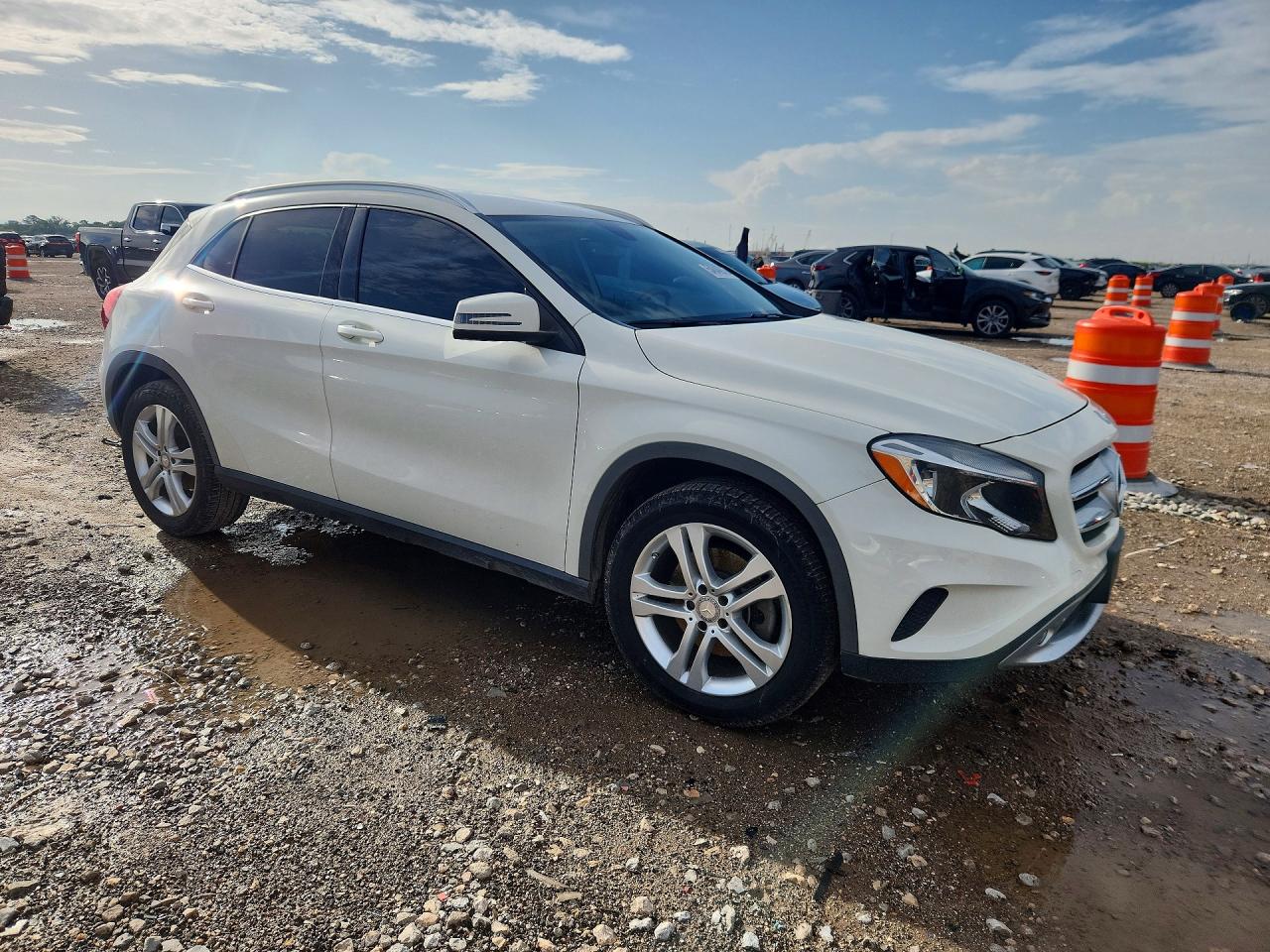 2015 Mercedes-benz Gla 250 4matic White vin: WDCTG4GB8FJ122786