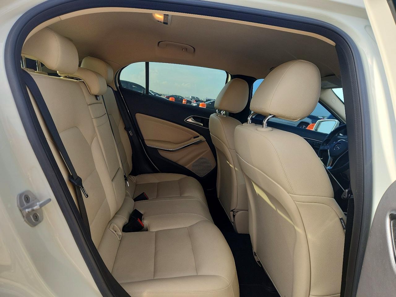 2015 Mercedes-benz Gla 250 4matic White vin: WDCTG4GB8FJ122786