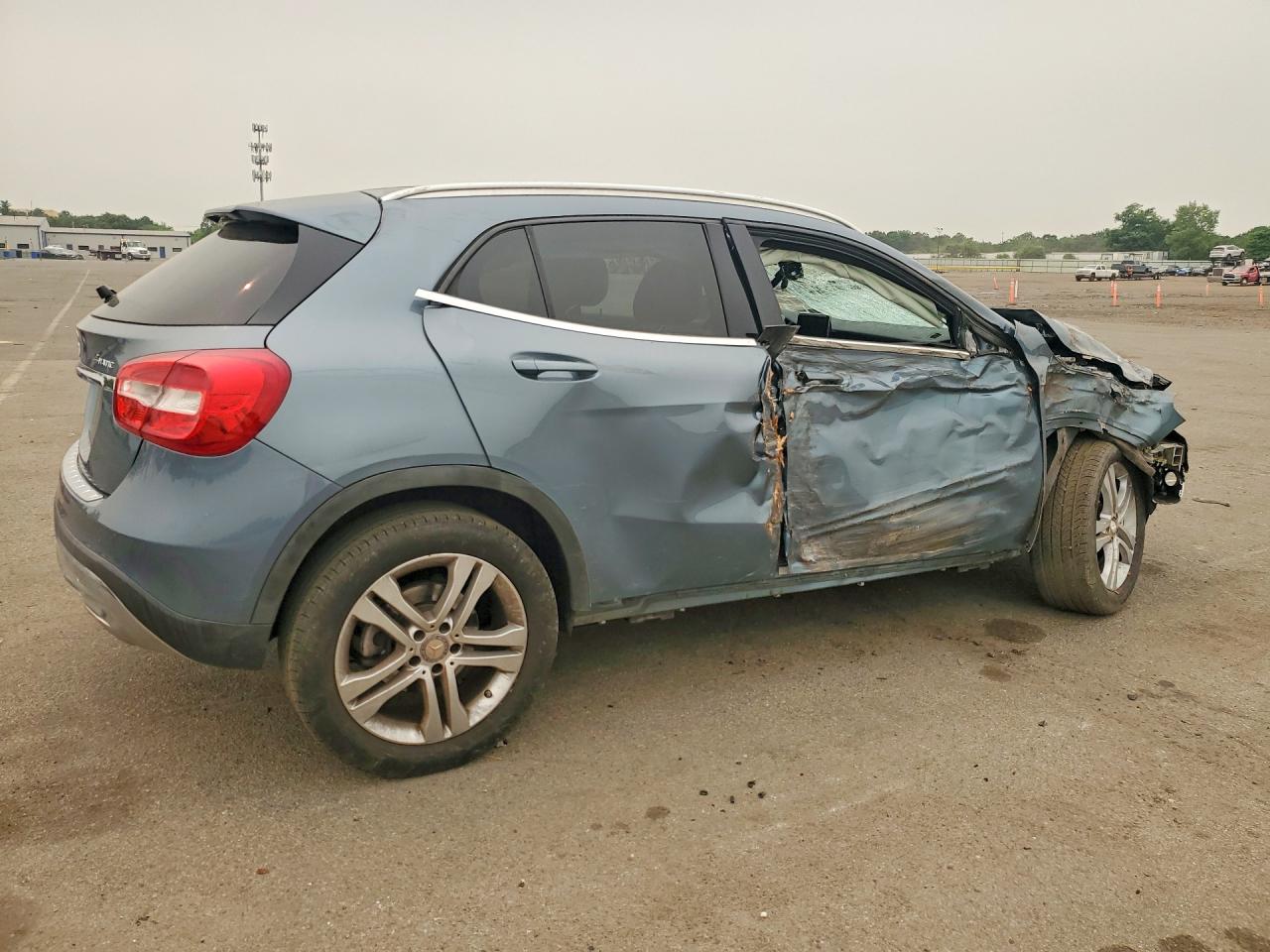 2015 Mercedes-benz Gla 250 4matic Blue vin: WDCTG4GB8FJ126854