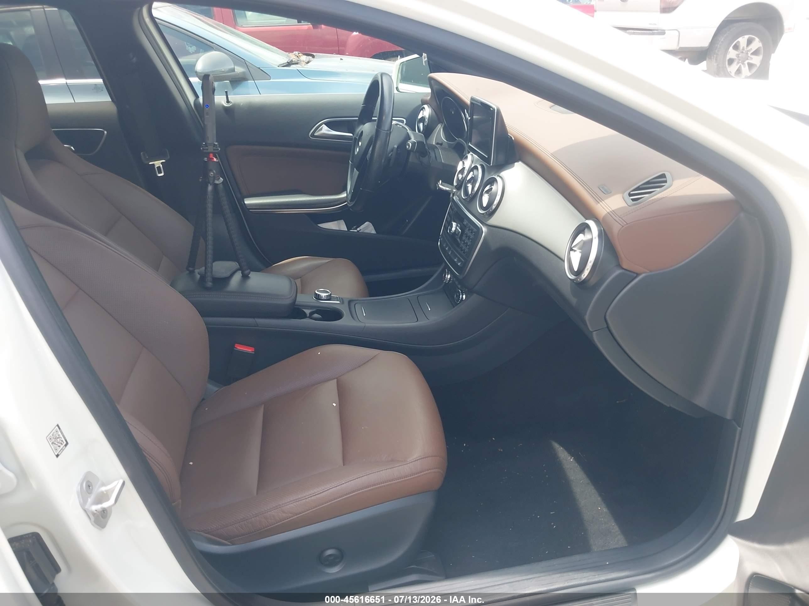 2015 Mercedes-benz Gla 250 4matic White vin: WDCTG4GB8FJ127681