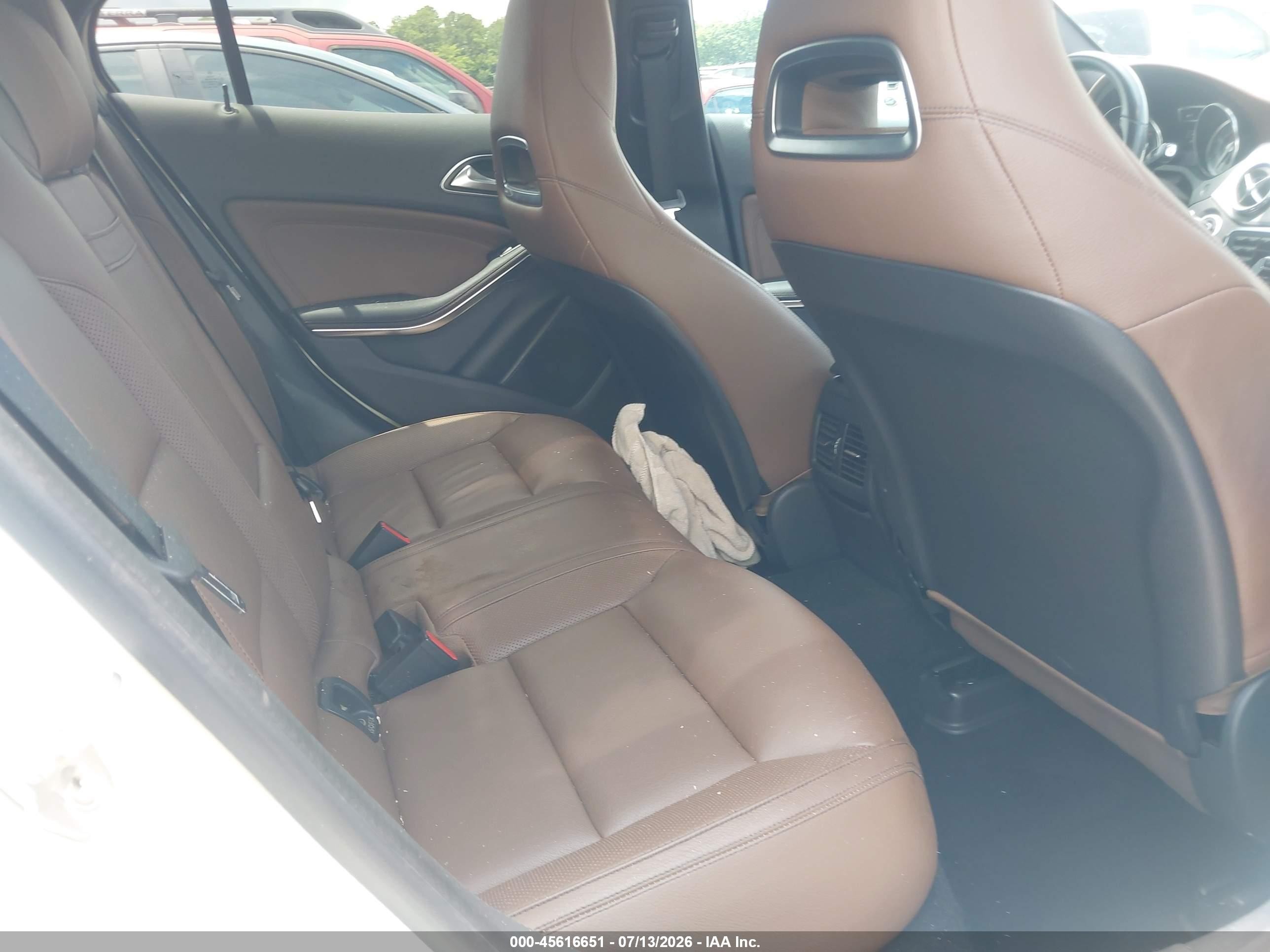 2015 Mercedes-benz Gla 250 4matic White vin: WDCTG4GB8FJ127681