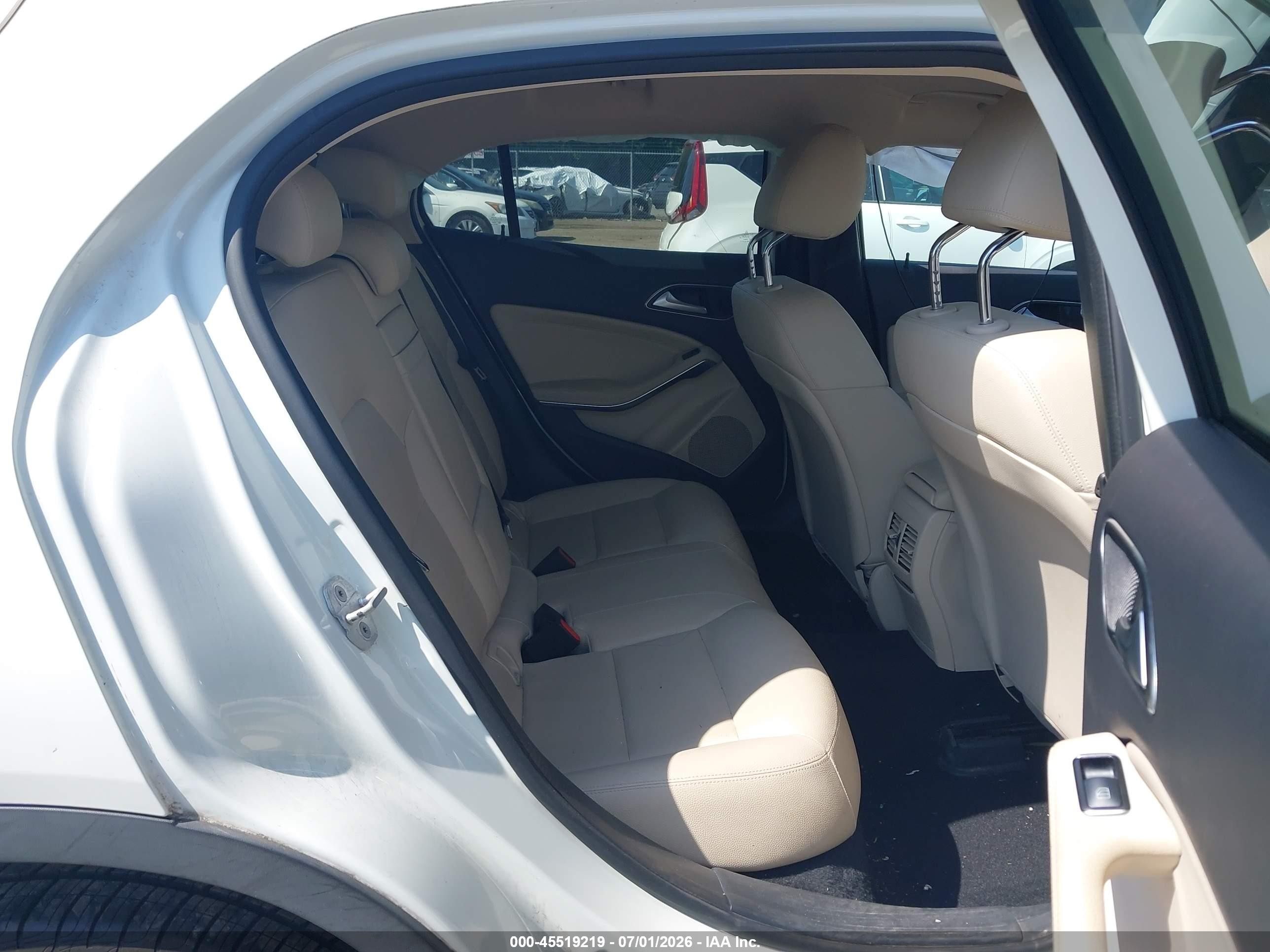 2015 Mercedes-benz Gla 250 4matic White vin: WDCTG4GB8FJ171311