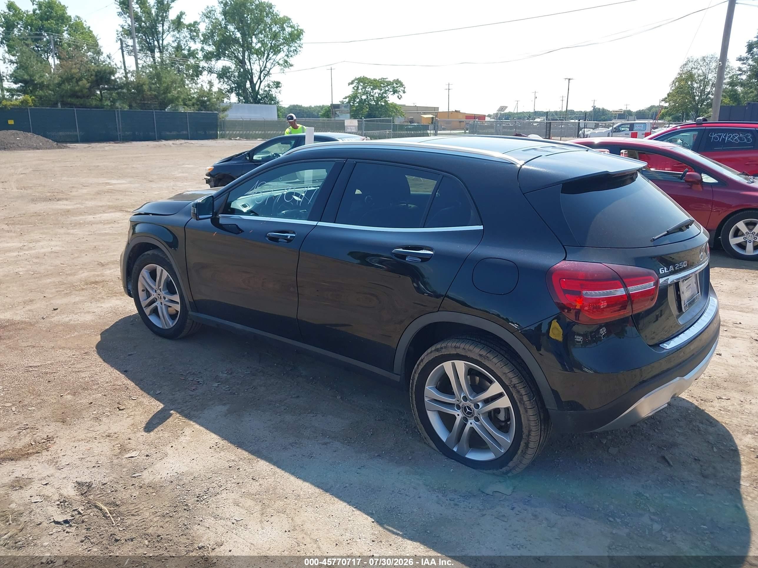2019 Mercedes-benz Gla 250 4matic Черный vin: WDCTG4GB8KJ550237
