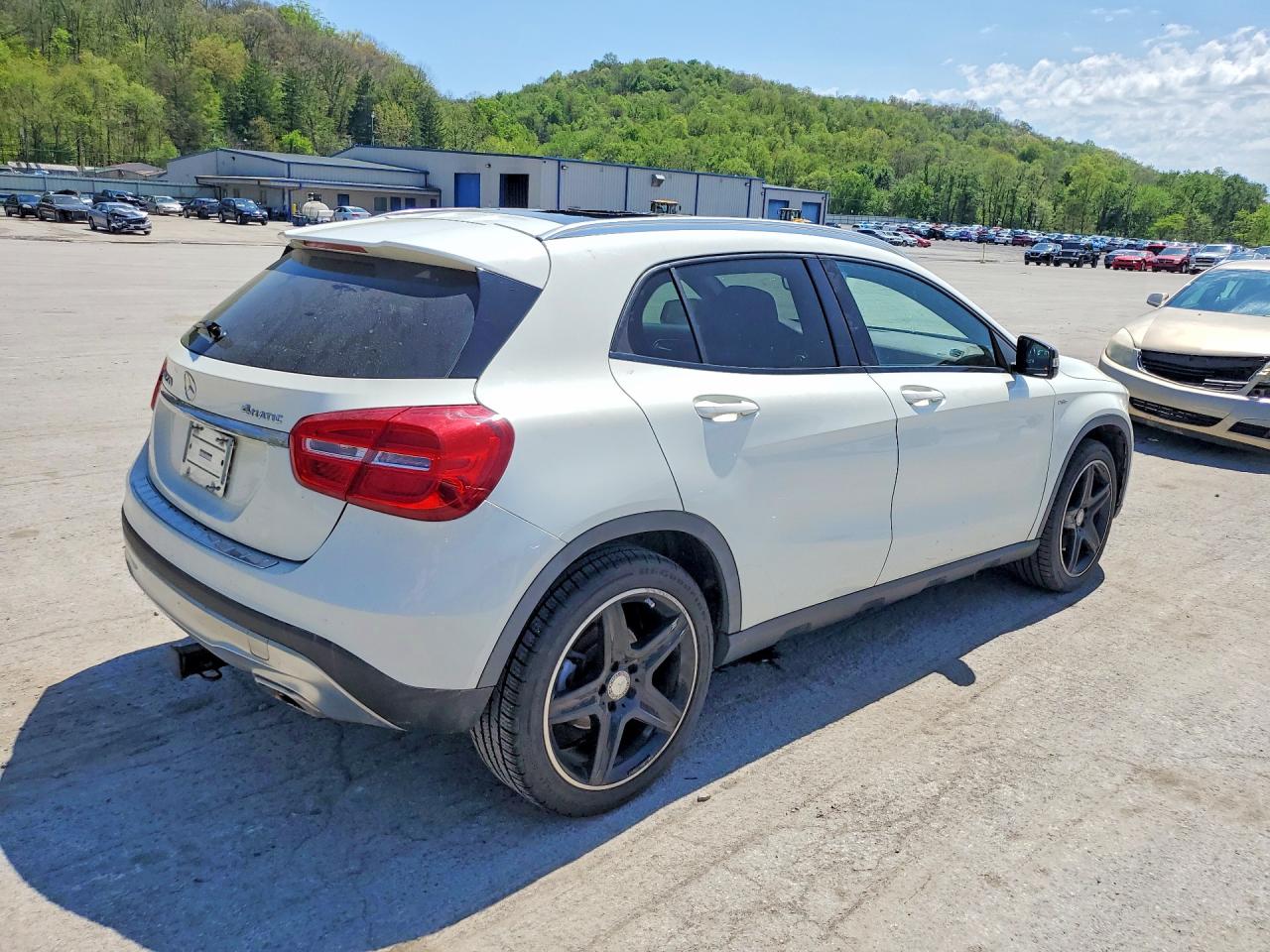 2015 Mercedes-benz Gla 250 4matic White vin: WDCTG4GB9FJ039092