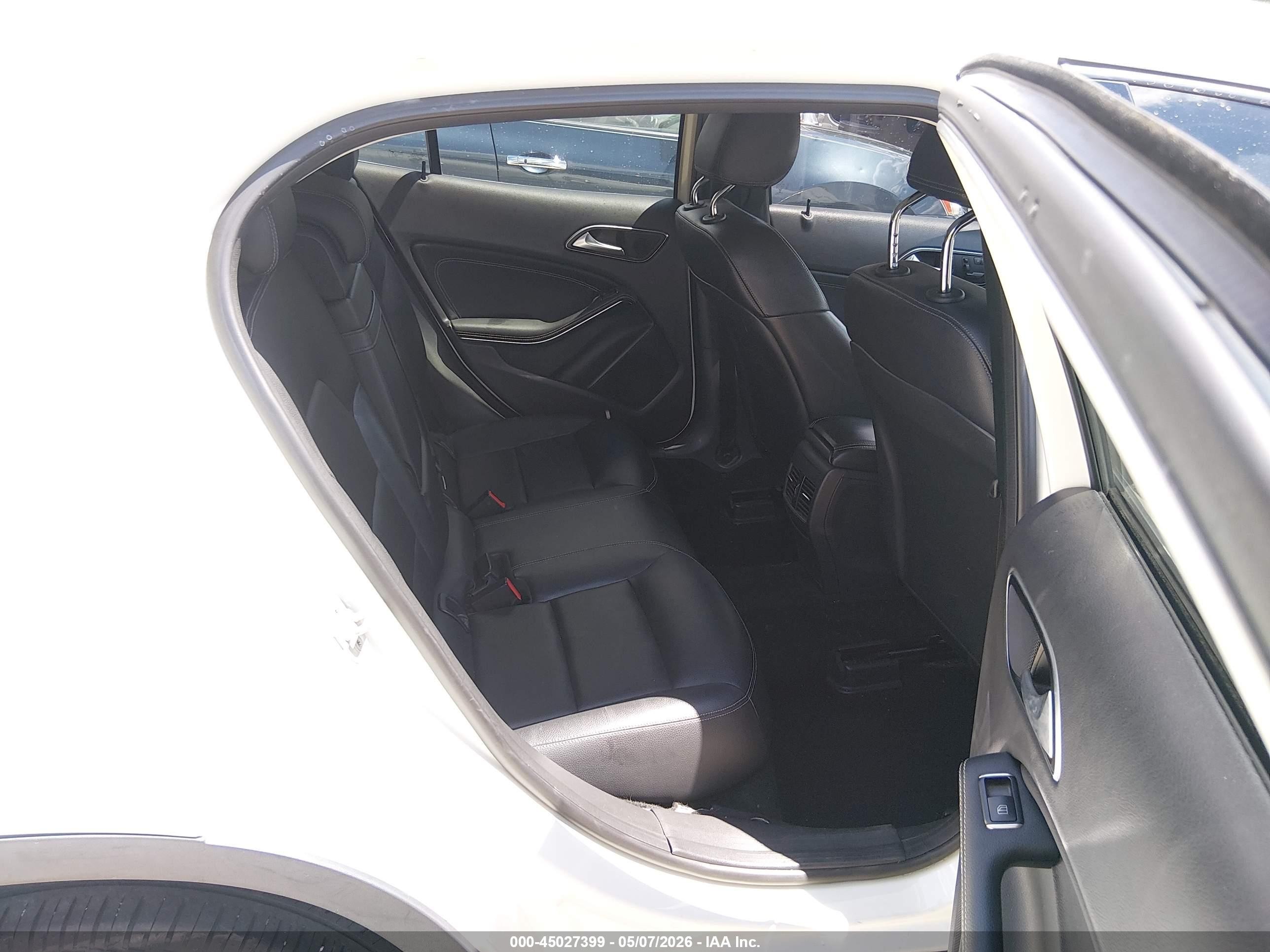 2015 Mercedes-benz Gla 250 4matic White vin: WDCTG4GBXFJ090603