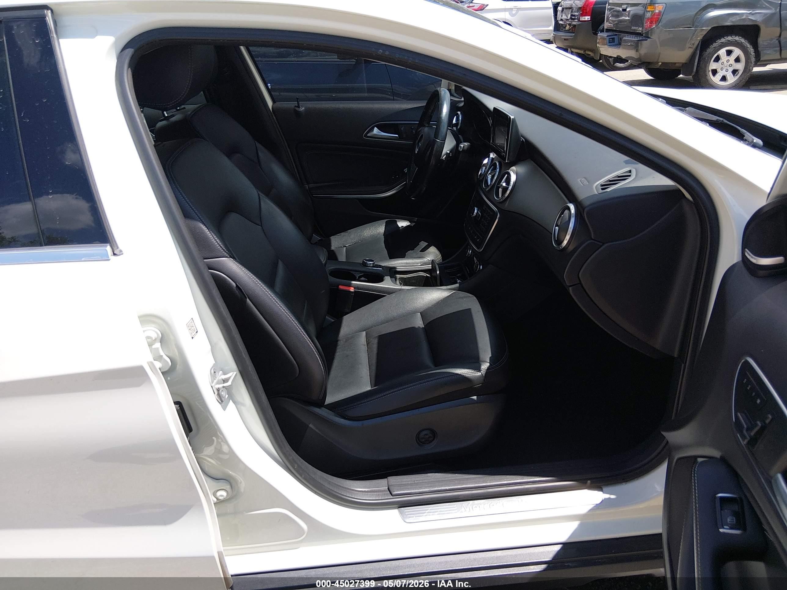 2015 Mercedes-benz Gla 250 4matic White vin: WDCTG4GBXFJ090603