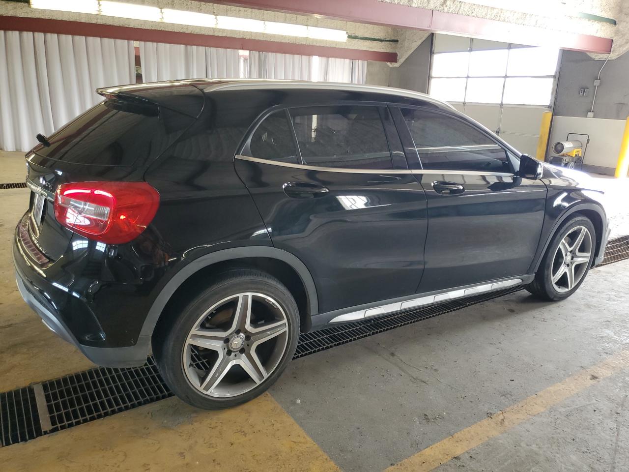2015 Mercedes-benz Gla 250 4matic Black vin: WDCTG4GBXFJ109084 Damage: Right Qtr Panel, Dent(S) W/No Paint Dmg, < 1/8 Inch