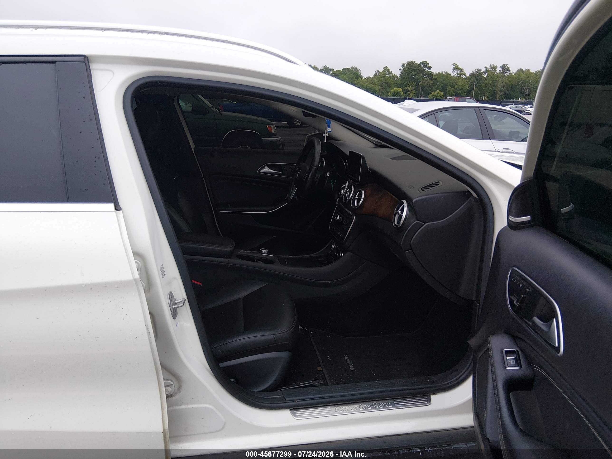 2015 Mercedes-benz Gla 250 4matic White vin: WDCTG4GBXFJ117945