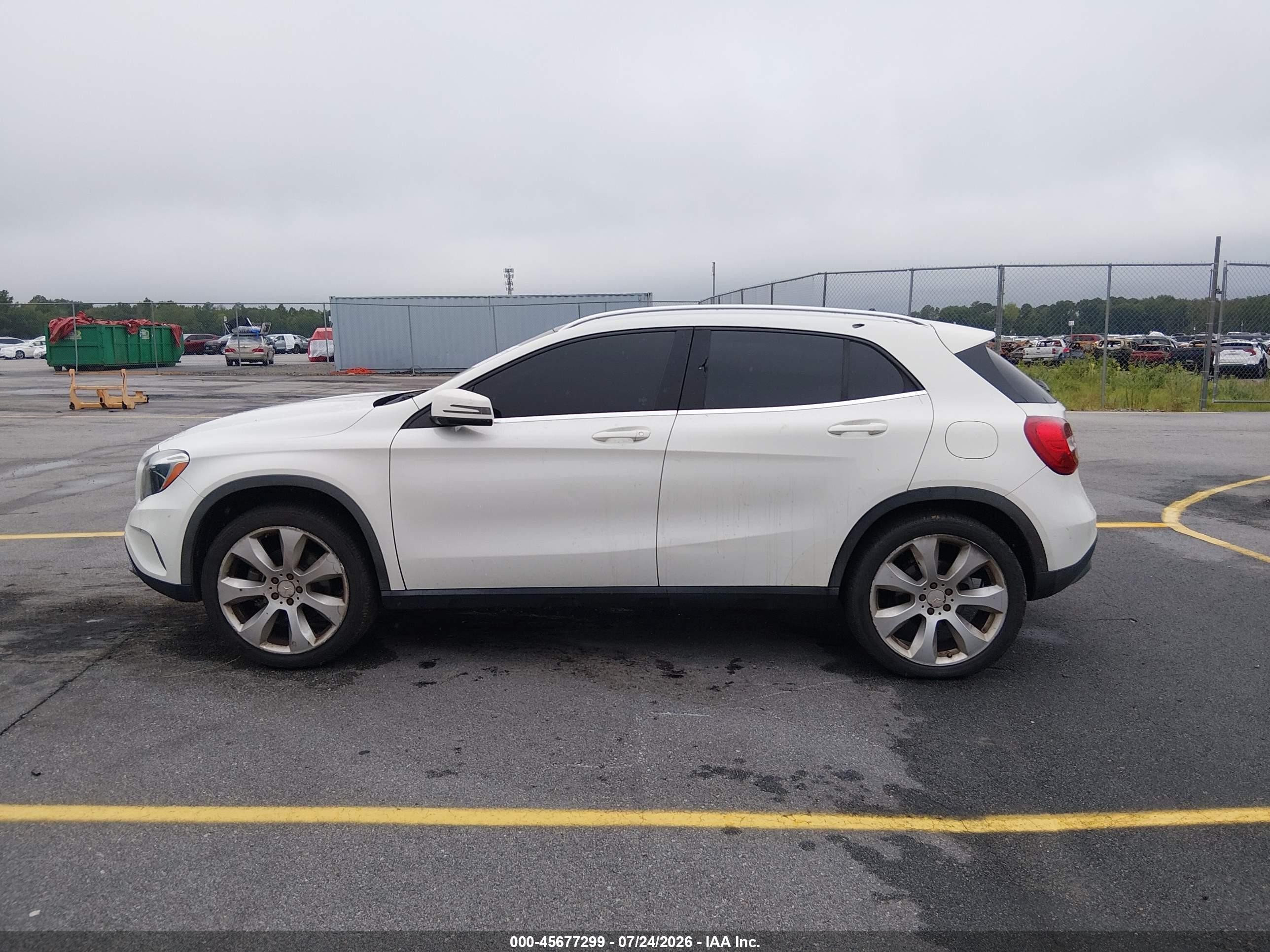 2015 Mercedes-benz Gla 250 4matic White vin: WDCTG4GBXFJ117945