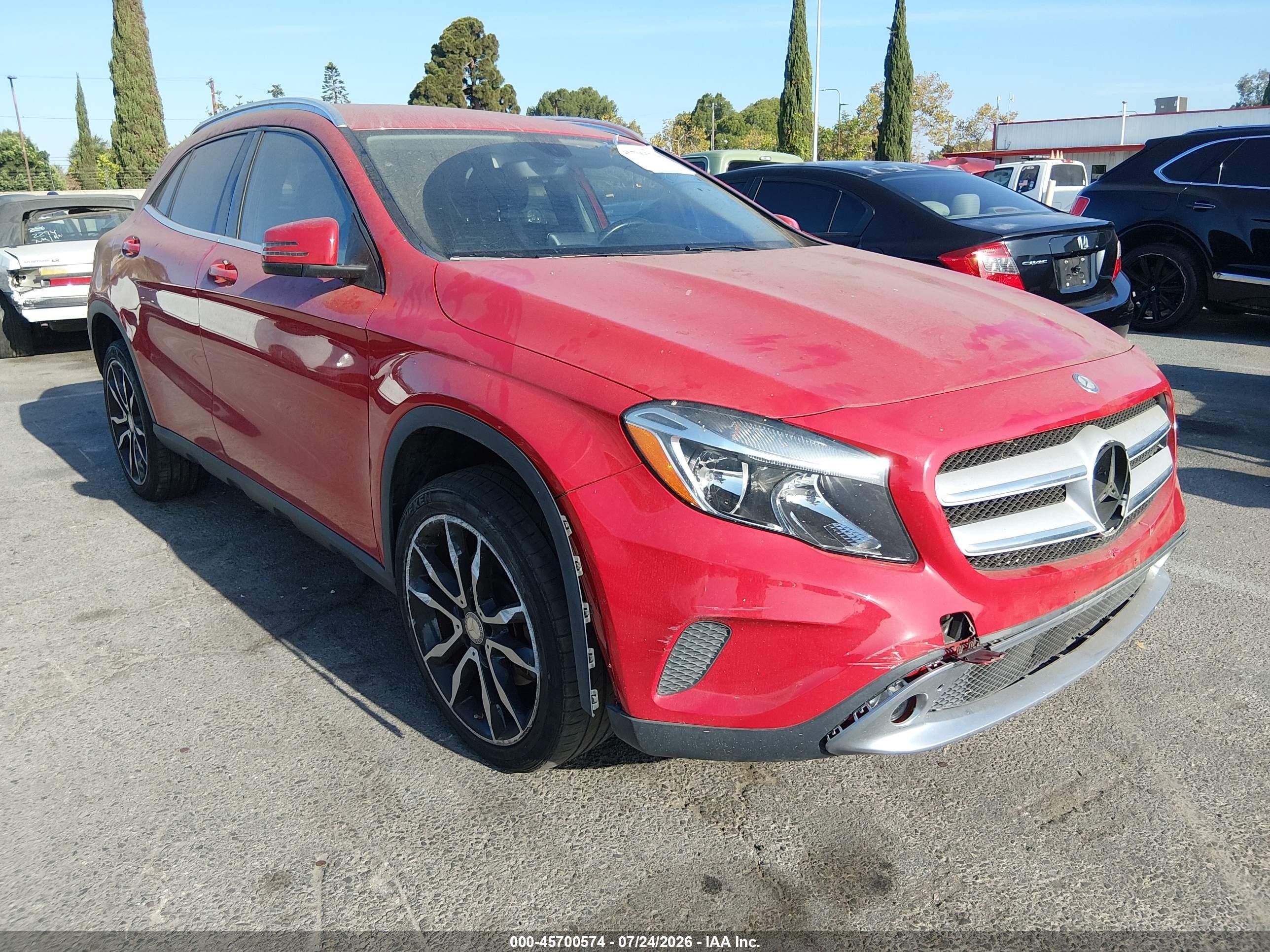 2015 Mercedes-benz Gla 250 4matic Red vin: WDCTG4GBXFJ167910