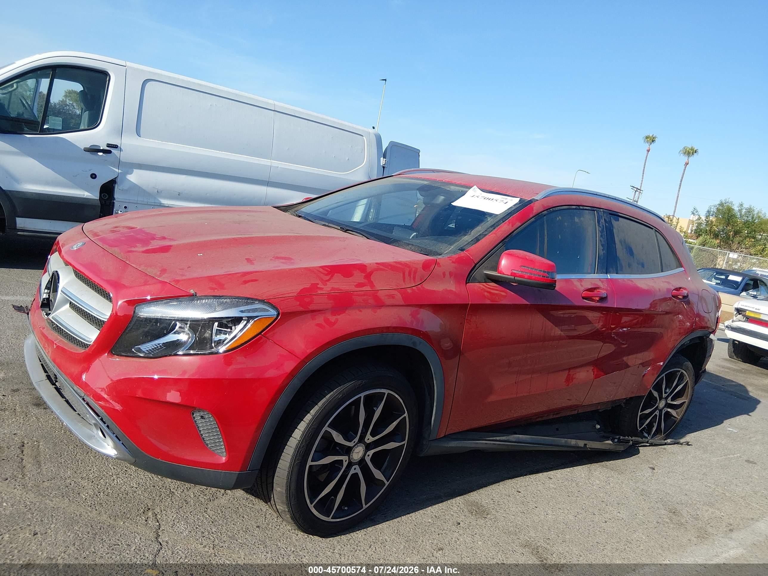 2015 Mercedes-benz Gla 250 4matic Red vin: WDCTG4GBXFJ167910