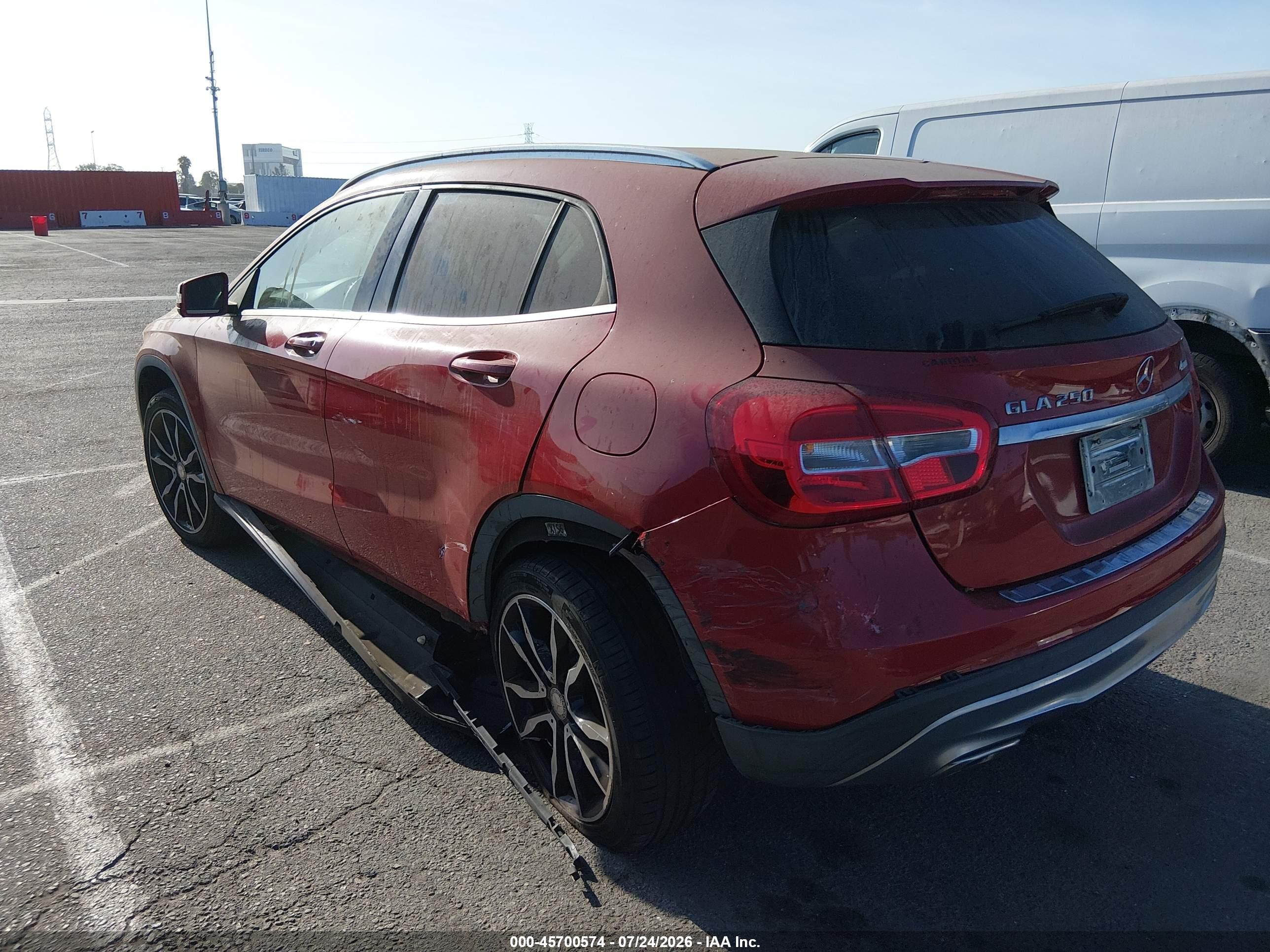 2015 Mercedes-benz Gla 250 4matic Red vin: WDCTG4GBXFJ167910