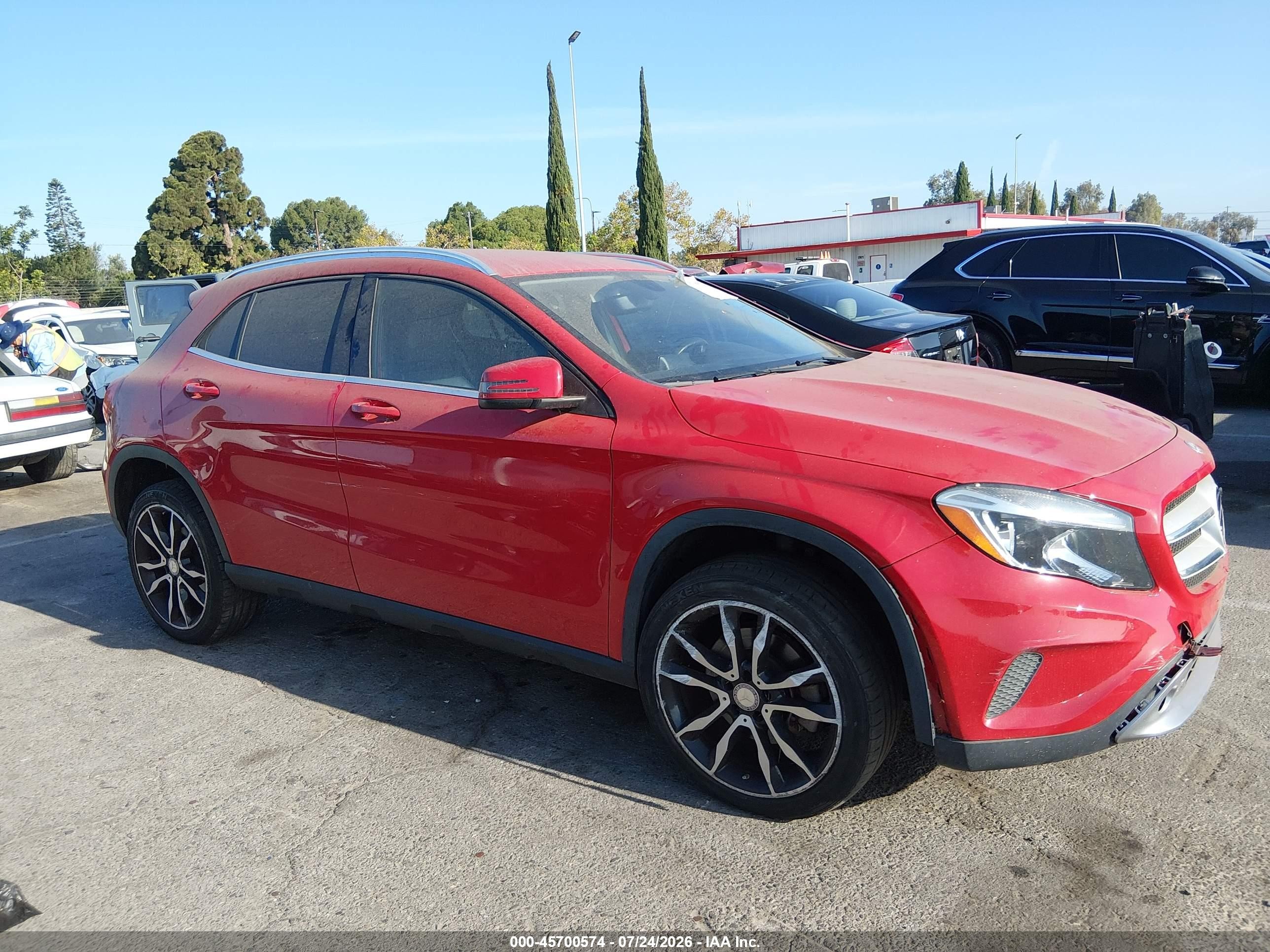 2015 Mercedes-benz Gla 250 4matic Red vin: WDCTG4GBXFJ167910