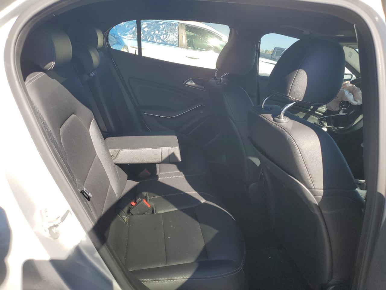 2017 Mercedes-benz Gla 250 4matic Серебряный vin: WDCTG4GBXHJ352316