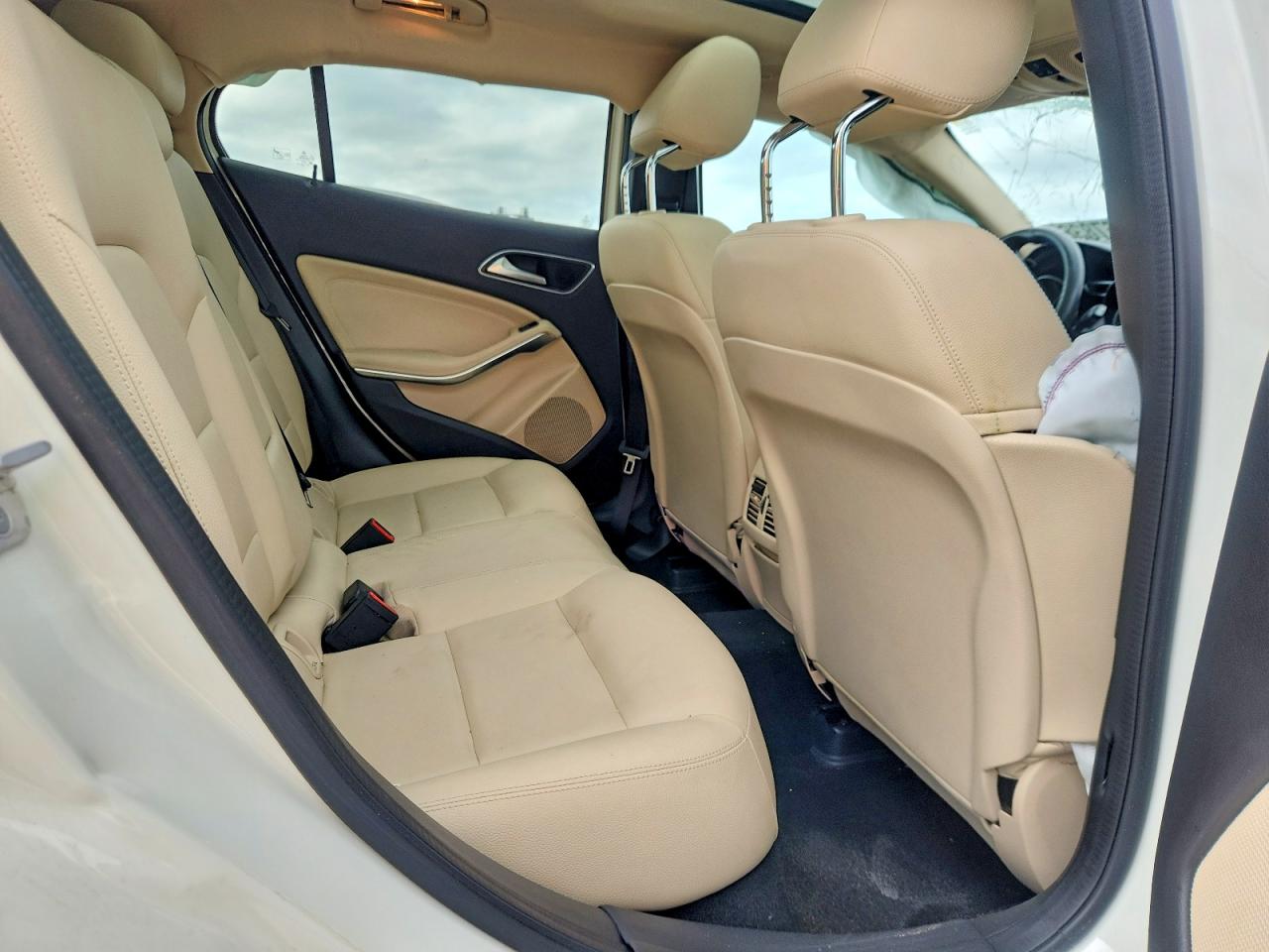 2018 Mercedes-benz Gla 250 4matic White vin: WDCTG4GBXJJ383801